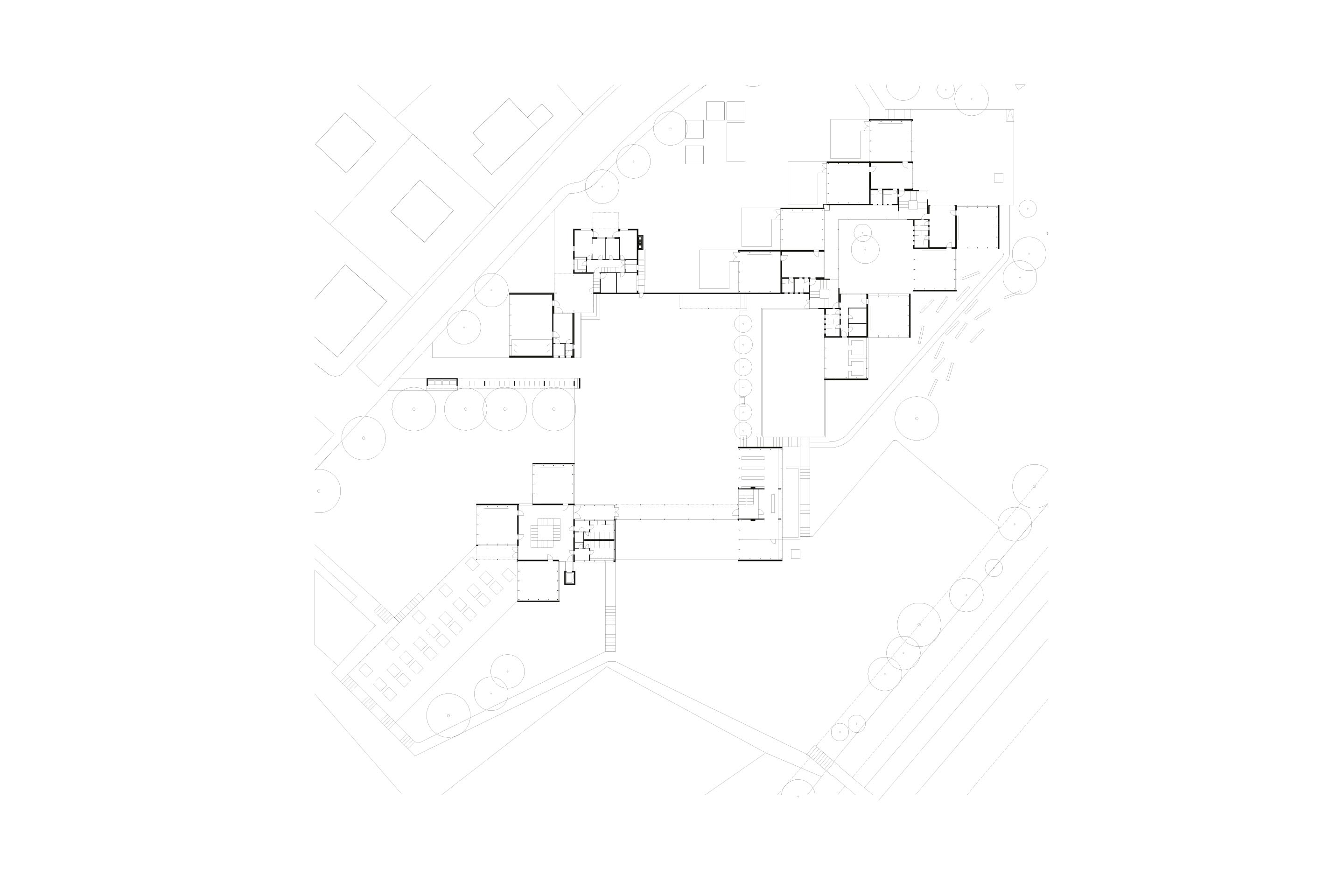Schulhaus Riedenhalden, Zürich (Architektur Roland Gross mit Hans Escher und Robert Weilenmann, 1959); Instand­setzung Pfister Schiess Tropeano &amp; Partner, Zürich (2007); Lichtplanung: Neue Werkstatt, Winterthur: Durch den windmühlenartigen Grundriss erhalten die Klassenzimmer jeweils von zwei Seiten Tageslicht. Grundriss.