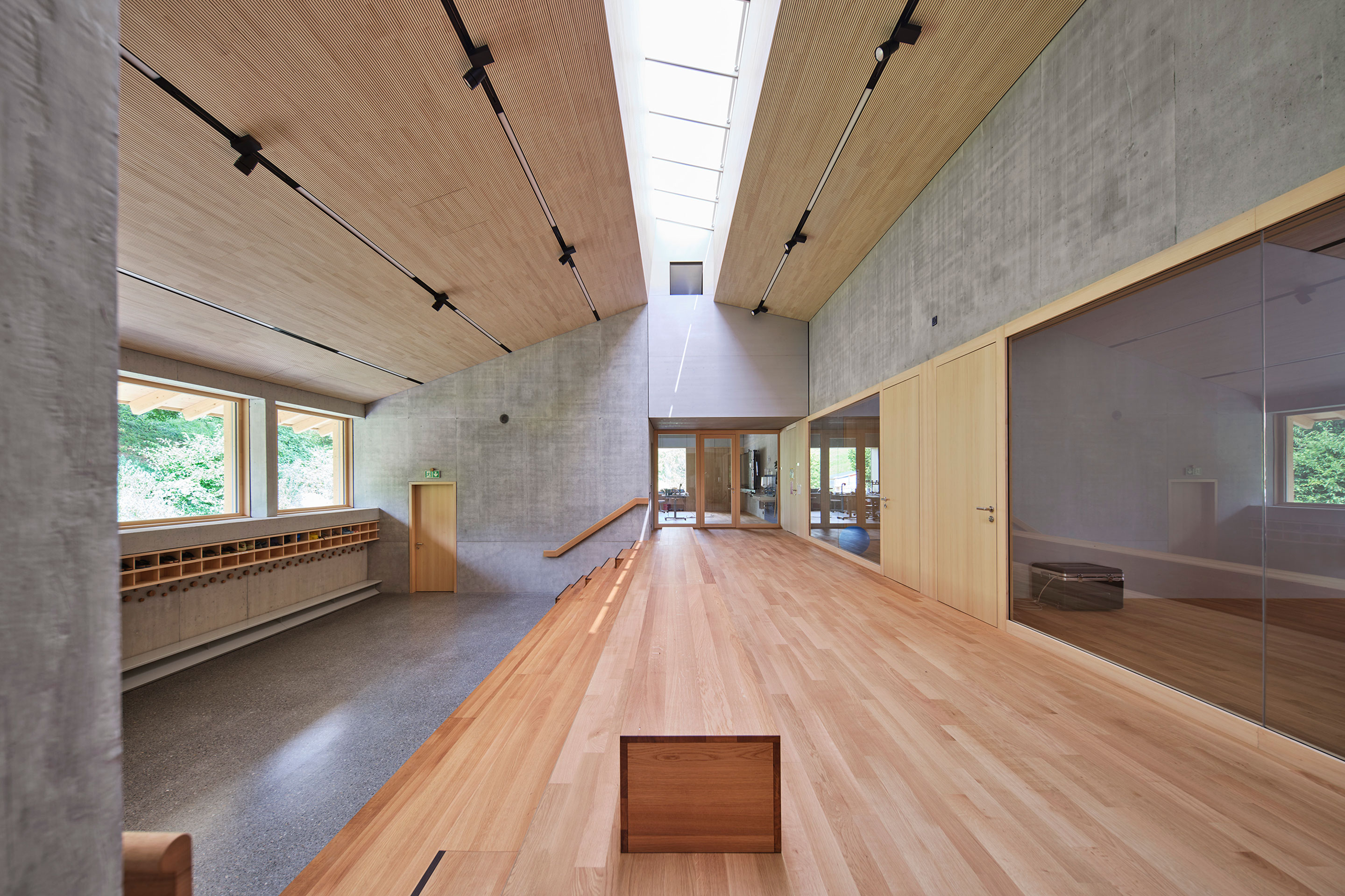 Das zentral gelegene Forum dient der Erschliessung und für Veranstaltungen.