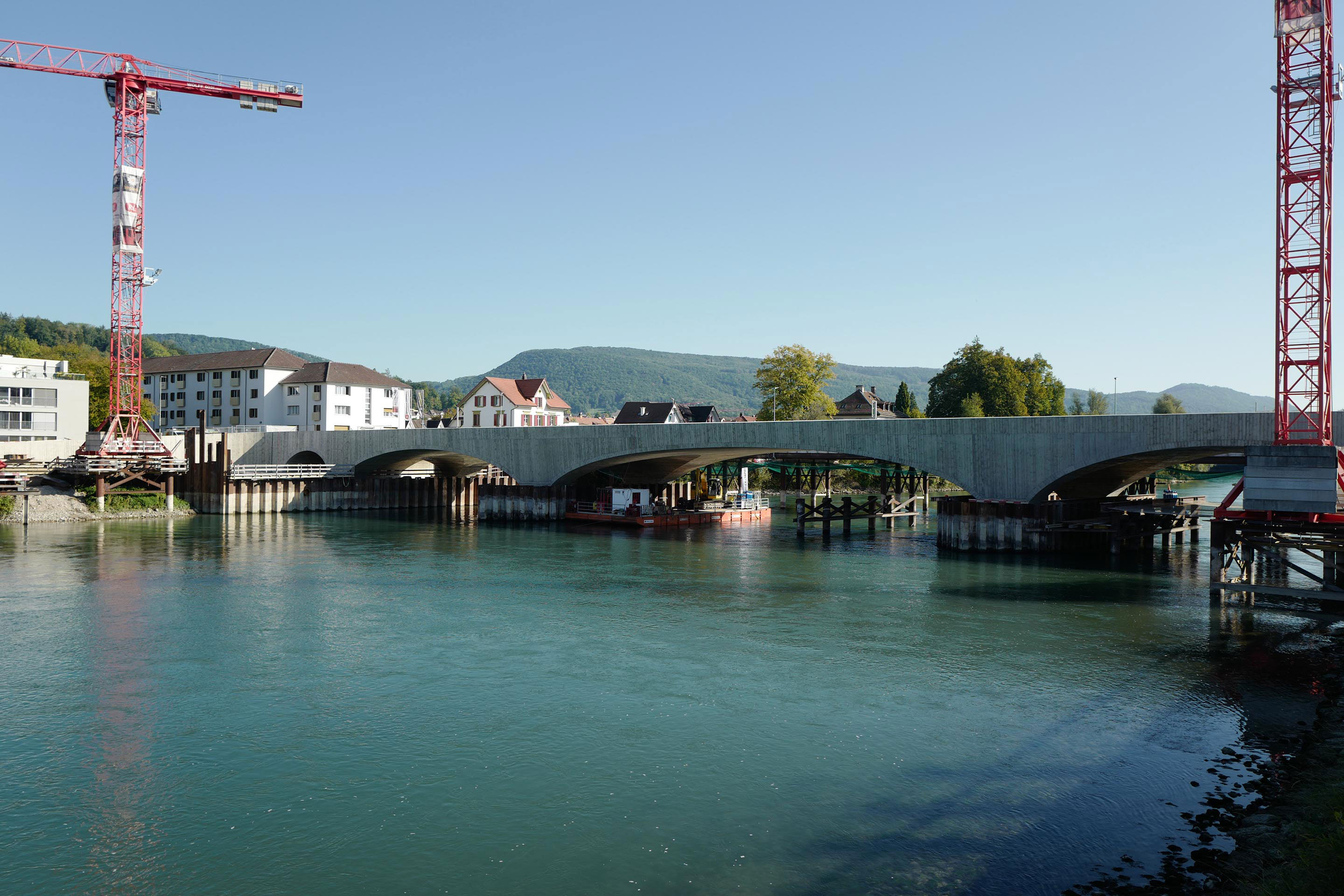 aarebruecke-aarau-L1040967 Blick aus Südwesten auf die neue Brücke.