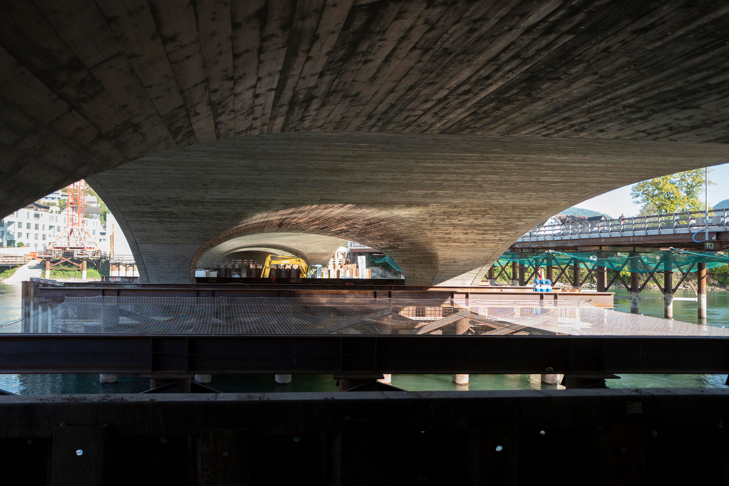 aarebruecke-aarau-neu.jpg An der Geometrie und der Schalung wird die Handwerkskunst der Ausführenden sichtbar.