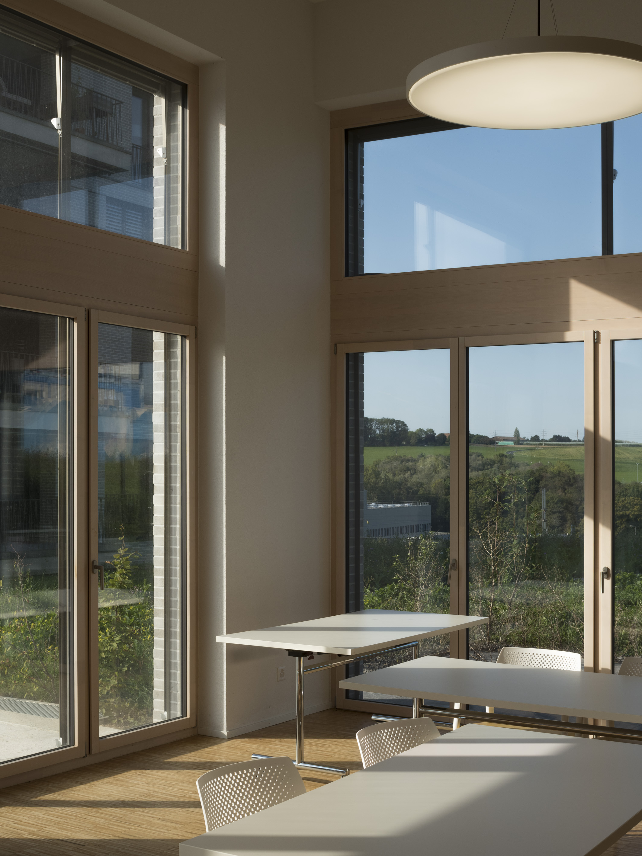 Les Kharites, Chessex &amp; Cie SA et al30 architectes