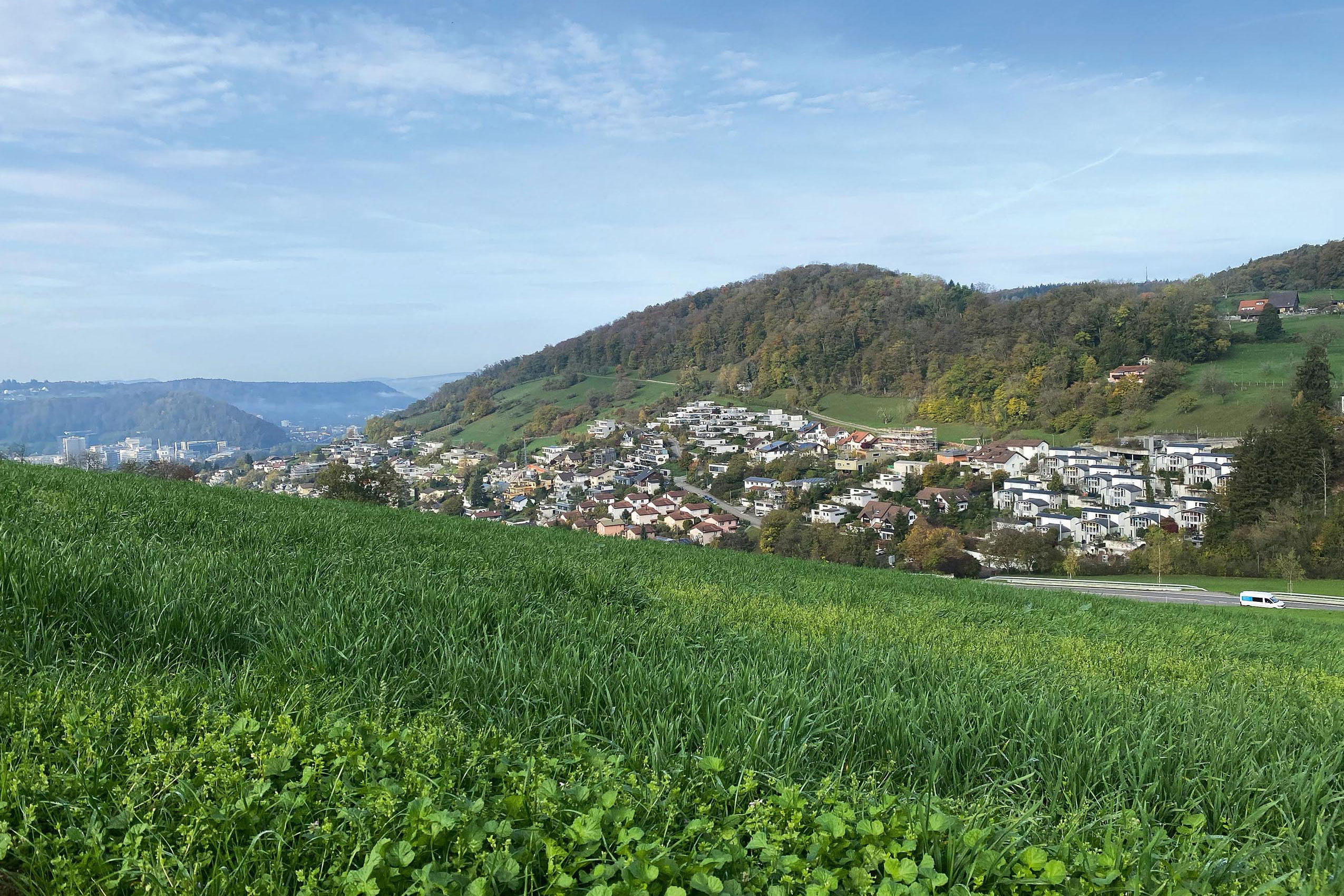Tiefe Dichte wie im Zurzibiet oder in Ennetbaden AG wirkt sich auf Flächenverbrauch und Mobilitätsverhalten aus.