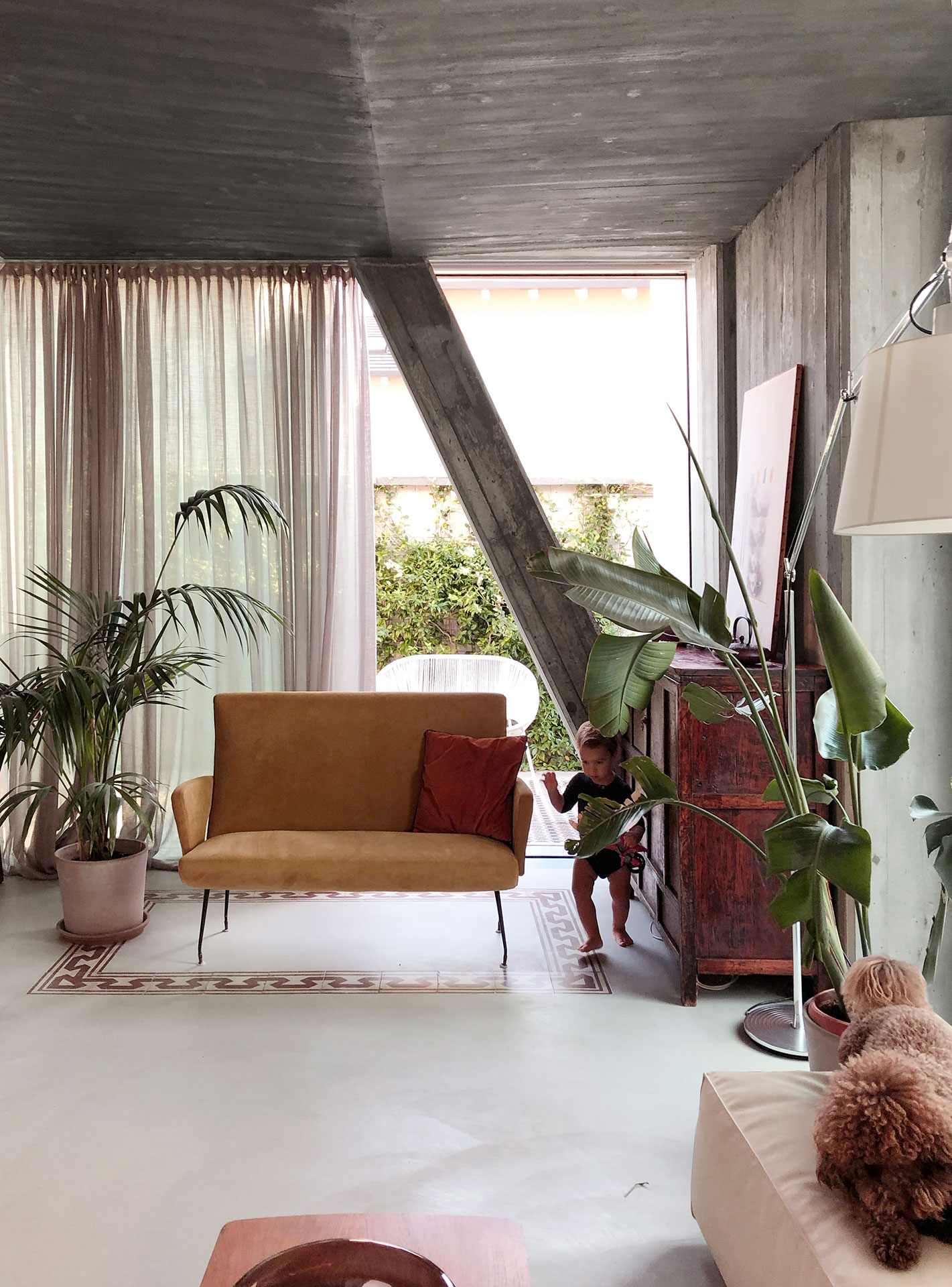 Casa per una famiglia, Galliate, 2016-2018 – Prospettiva del nuovo spazio giorno (veranda).