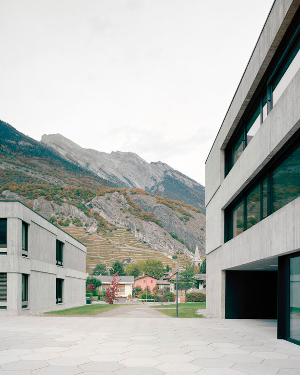 Ardon: vues du préau minéral