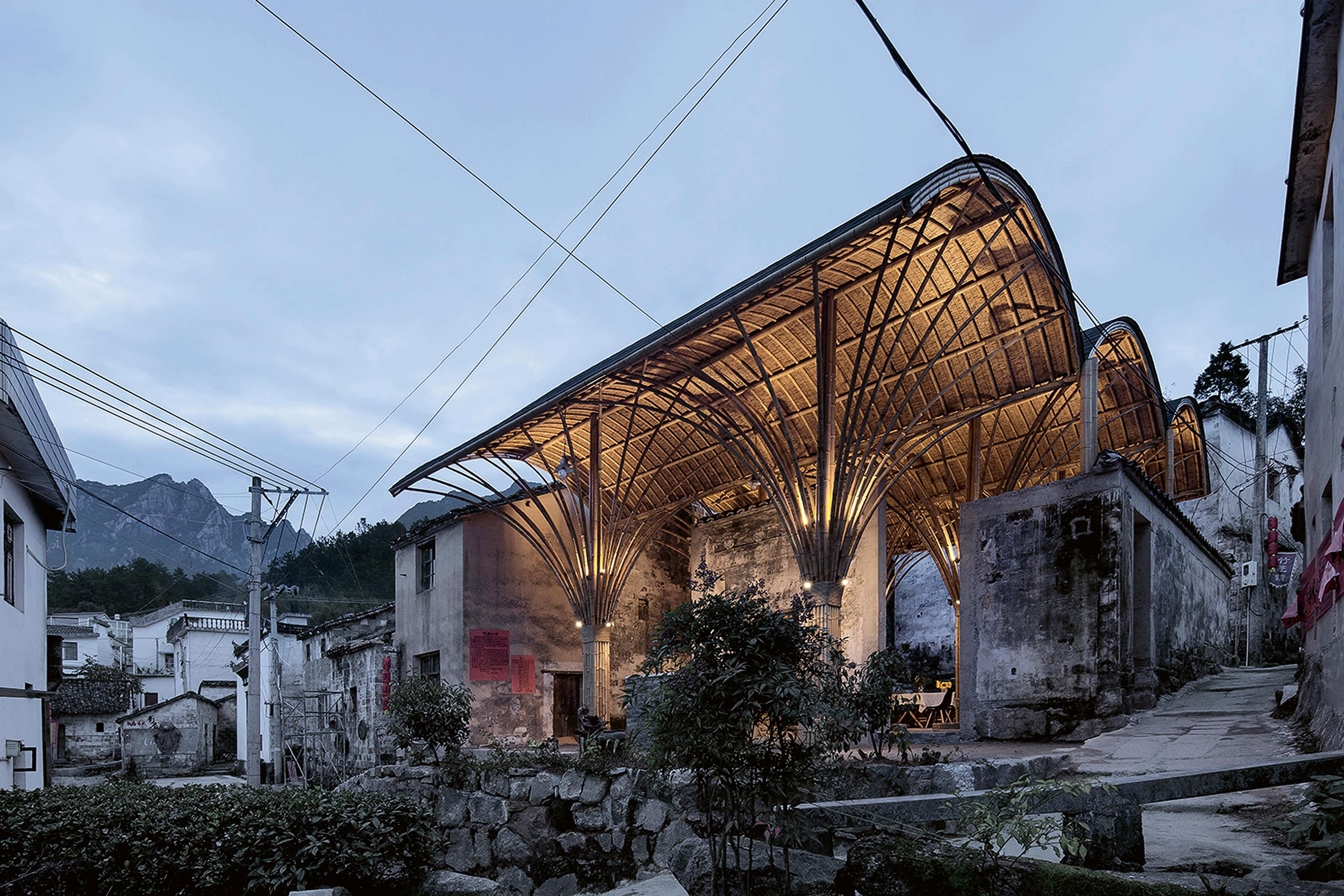 Gewinner des UIA Award 2030, offene Kategorie (Nachhaltigkeitsziele): Die Village Lounge von Shangcun (Provinz Anhui, China) ist ein Werk von SUP Atelier aus dem Jahr 2018.