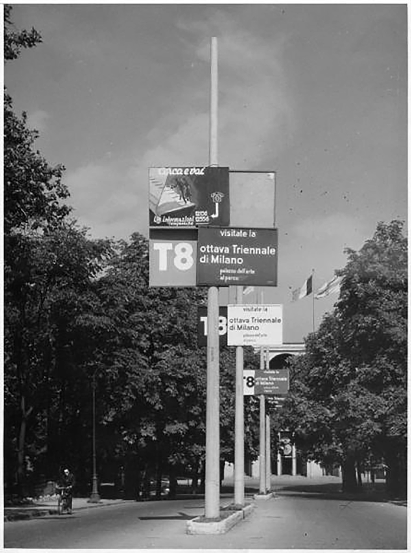 VIII Triennale,cartellonistica pubblicitaria dell’VIII Triennale, 1947. Progetto di Max Huber. Doc. TRN_VIII_01_0029.