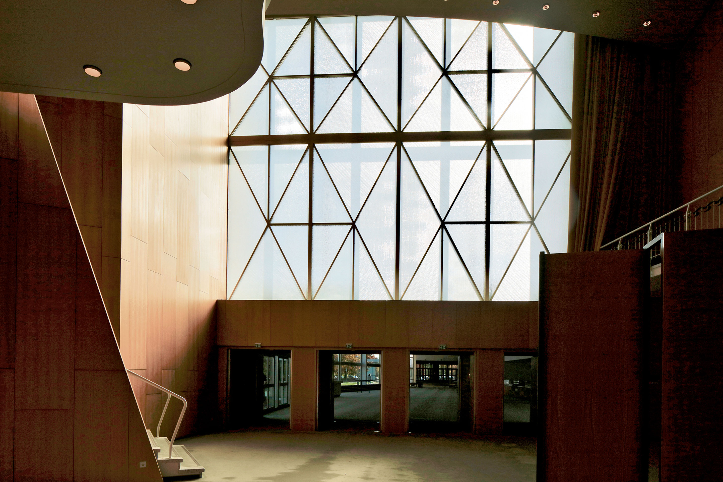 Hans-Scharoun-Theater-Wolfsburg-Tageslichtfenster