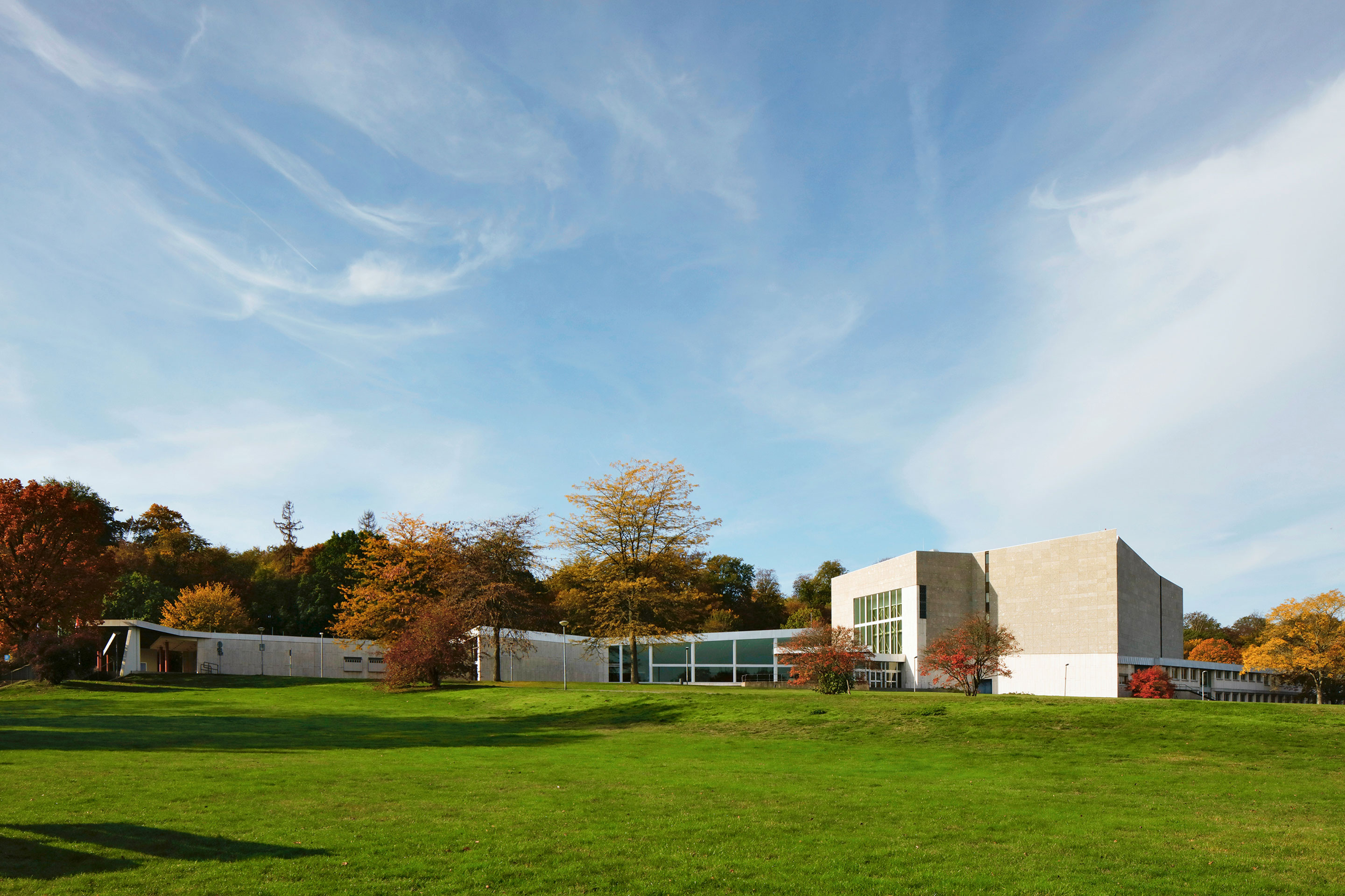 Hans-Scharoun-Theater-Wolfsburg-aussen