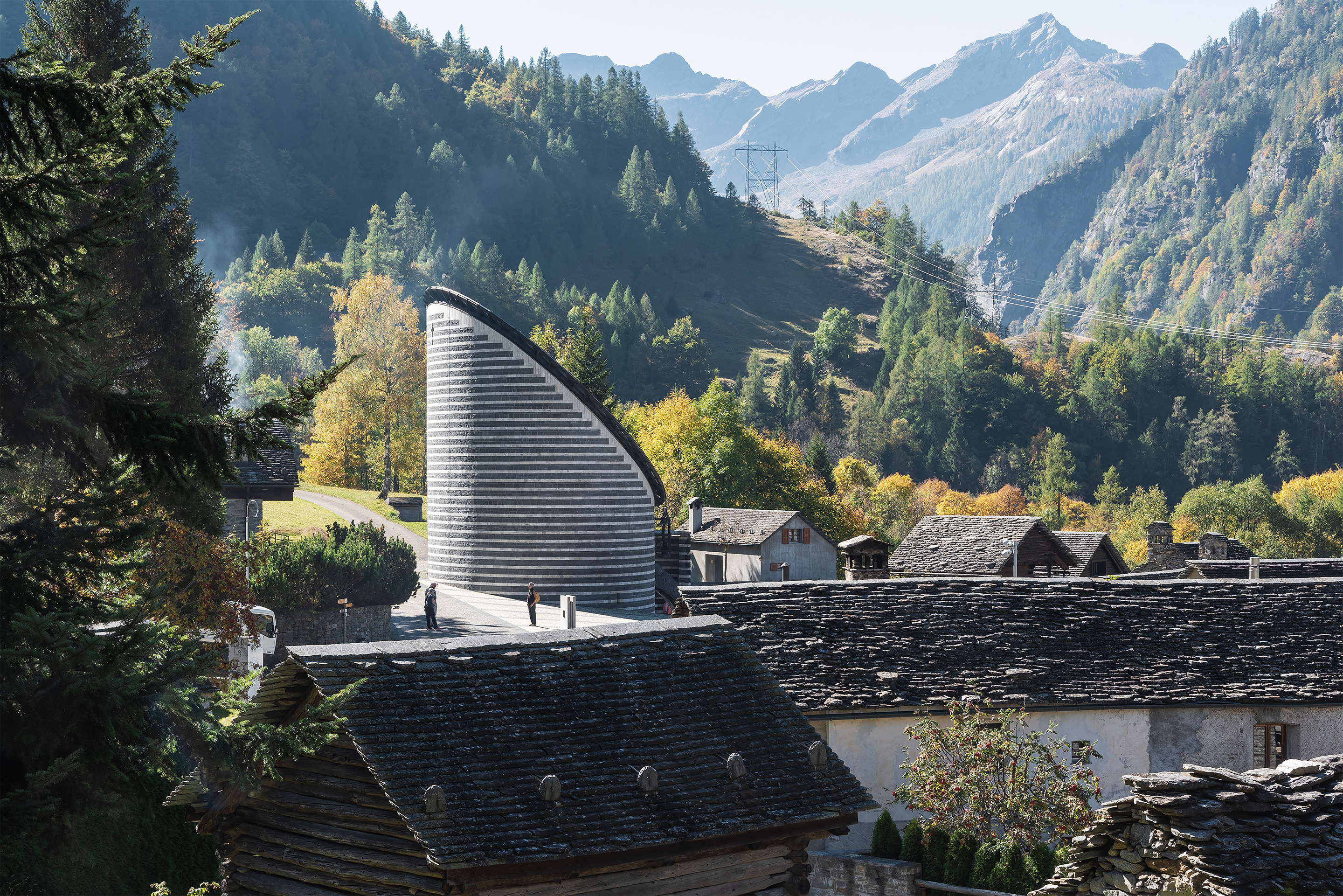 Chiesa di San Giovanni Battista, Mogno. Architettura: Mario Botta (1992-1996)