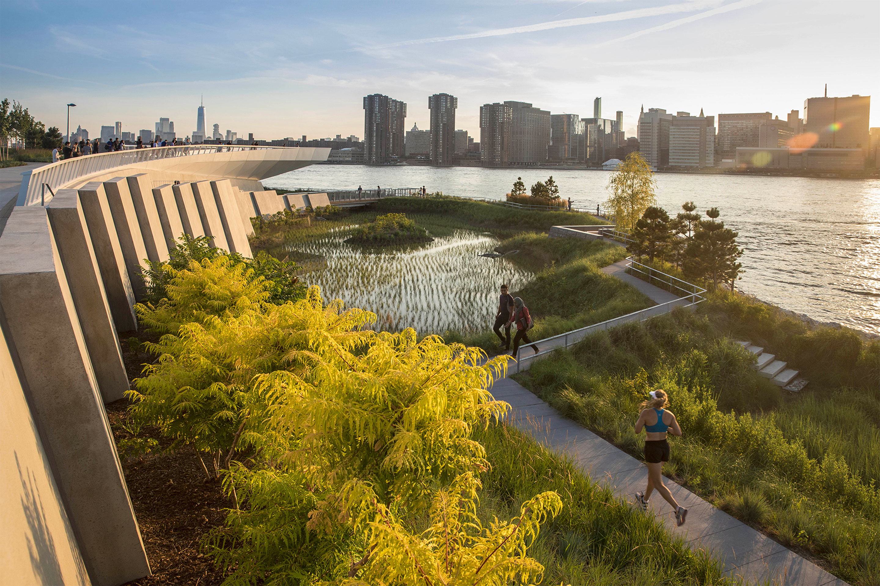 Hunter’s Point South Waterfront Park. 2009-18. Wetland walkway and overlook. SWA/Balsley and Weiss/Manfredi with ARUP