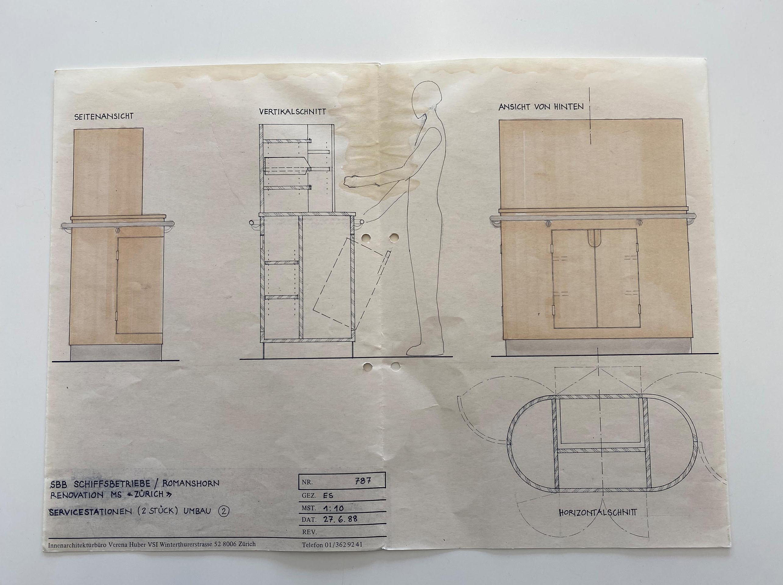 Praktische Eignung und die Nutzbarkeit prägen die Gestalt der Servicestationen für das Schiff und führen zu einer eigenen Ästhetik (Renovierung «MS Zürich» der SBB Bodenseeflotte, 1988).