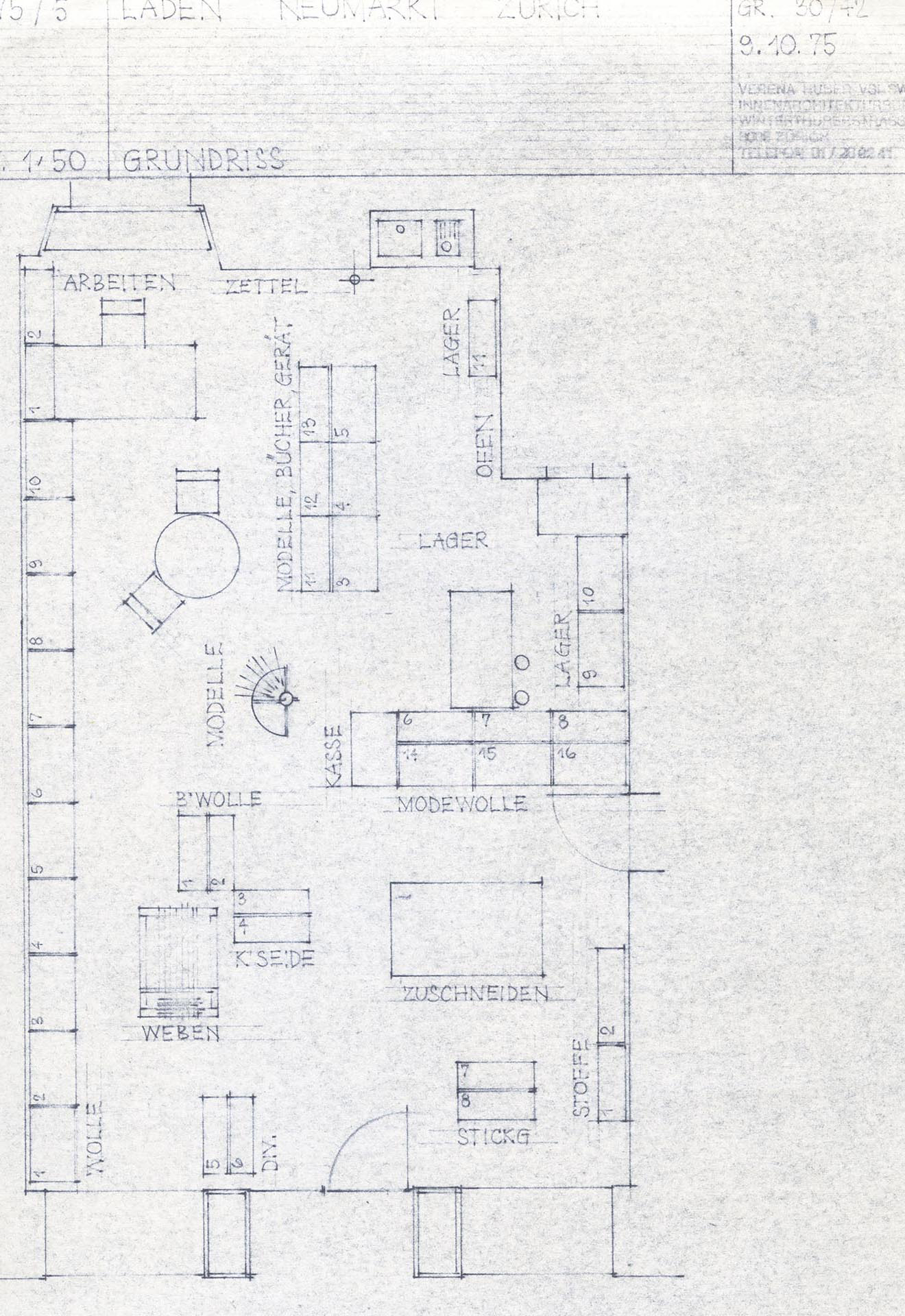 Die reduzierten Formen für das Wollgeschäft inszenieren den Laden als ein Lager mit Werkstatt. (Grundriss «HandArt», Neumarkt, Zürich 1975).