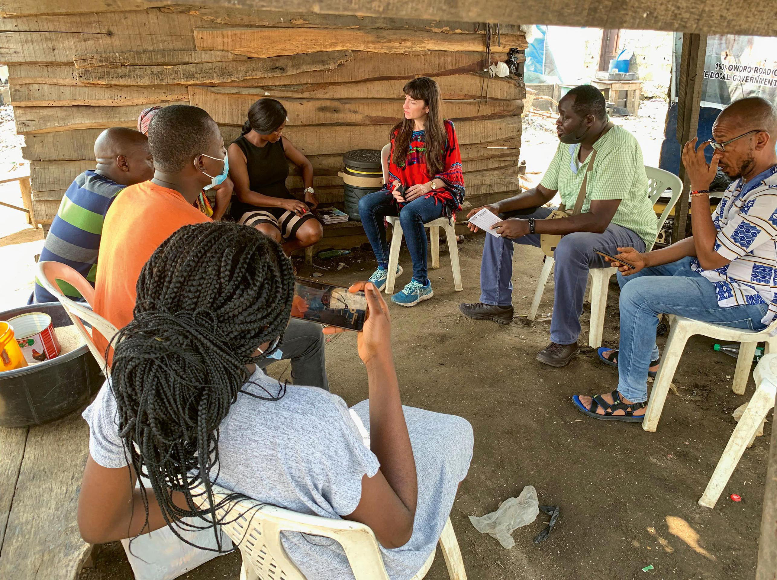Nigeria – Makoko Neighborhood Hotspot, Lagos: Fabienne Hoelzel, u. a. mit Aro Ismaila, Yewande Morris  und Lookman Oshodi.