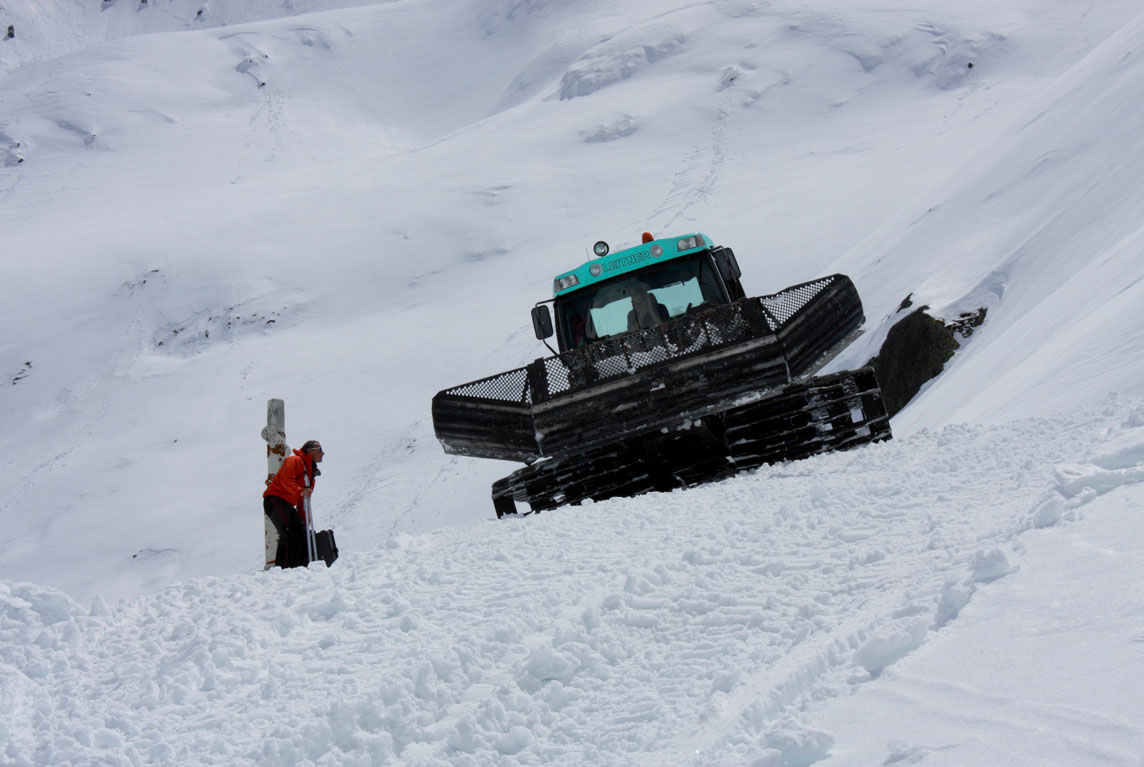 Fig.3: Dameuse pour le prédéneigement jusqu’à 1m au dessus de la route