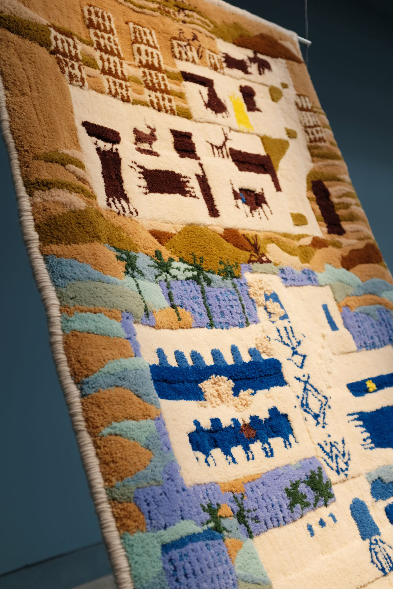 Mediterranean Queendoms (Section Guests from the Future, Pavillon Centrale) New South, avec Mélissa Dyminat et Marine Gilouppe.