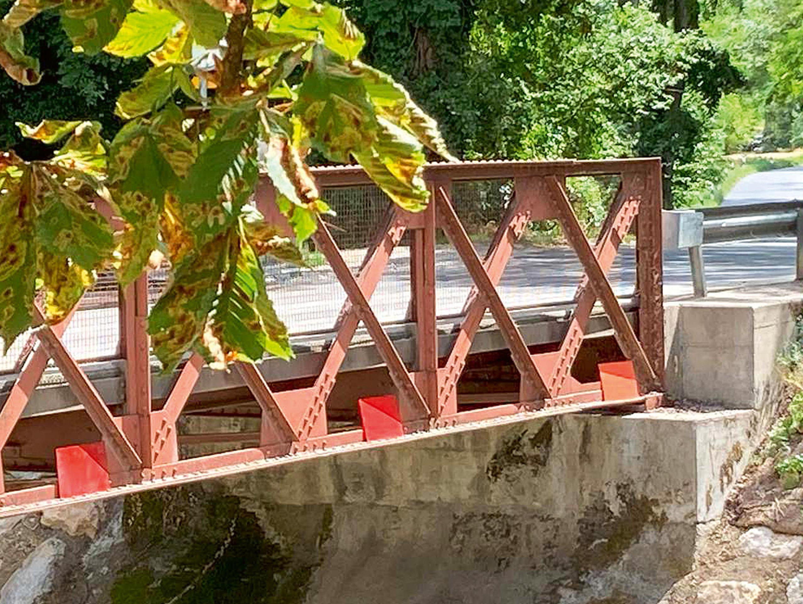 Ponte di Certoux, campioni del colore per la nuova passerella.