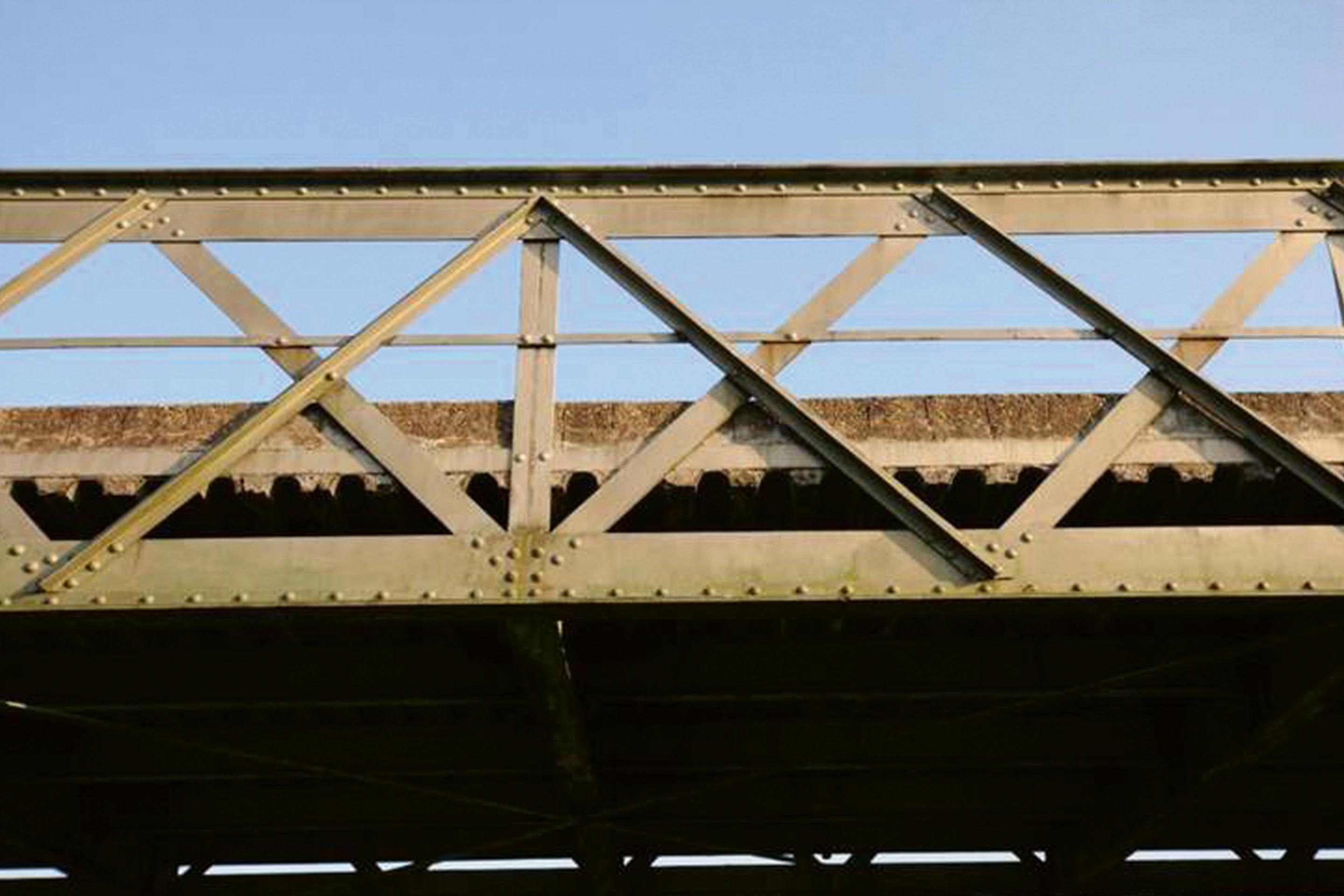 Ponte a tralicci e aste incrociate sulla Thur a Eschikofen.