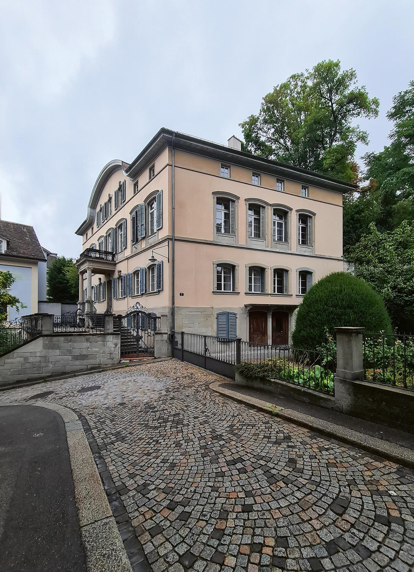 Die Baudirektion Kanton Zürich vergab die Generalplanerleistungen für die  Gesamtinstandsetzung des Verwaltungsgebäudes des Zürcher Obergerichts in einem Planerwahlverfahren.