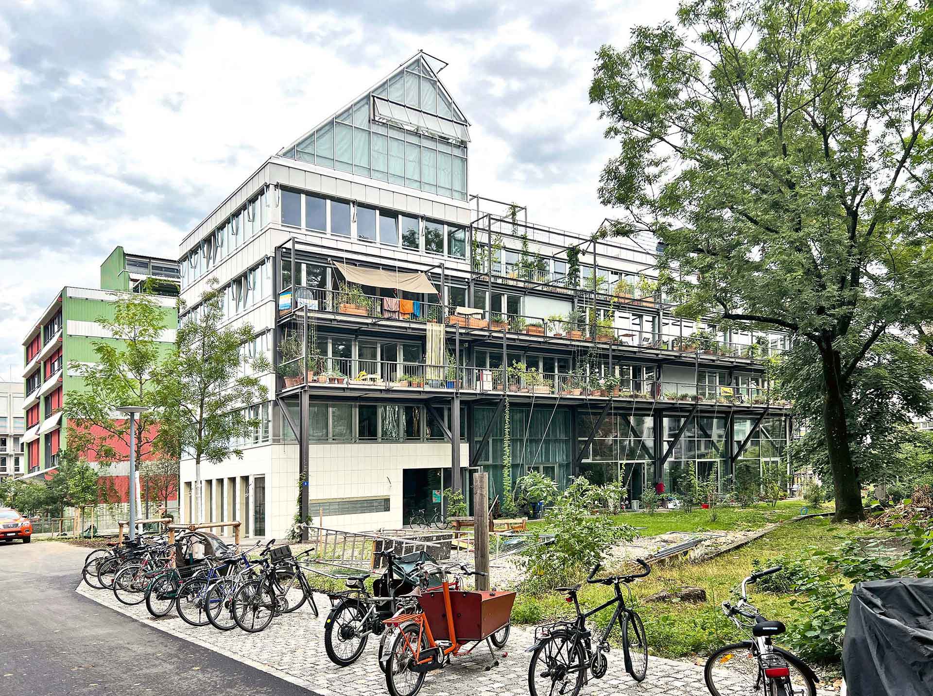 Clauss Kahl Merz &amp; Martina Kausch, Lysbüchel Süd 12 - LYSE_LOTTE, Basilea (2018-2022).