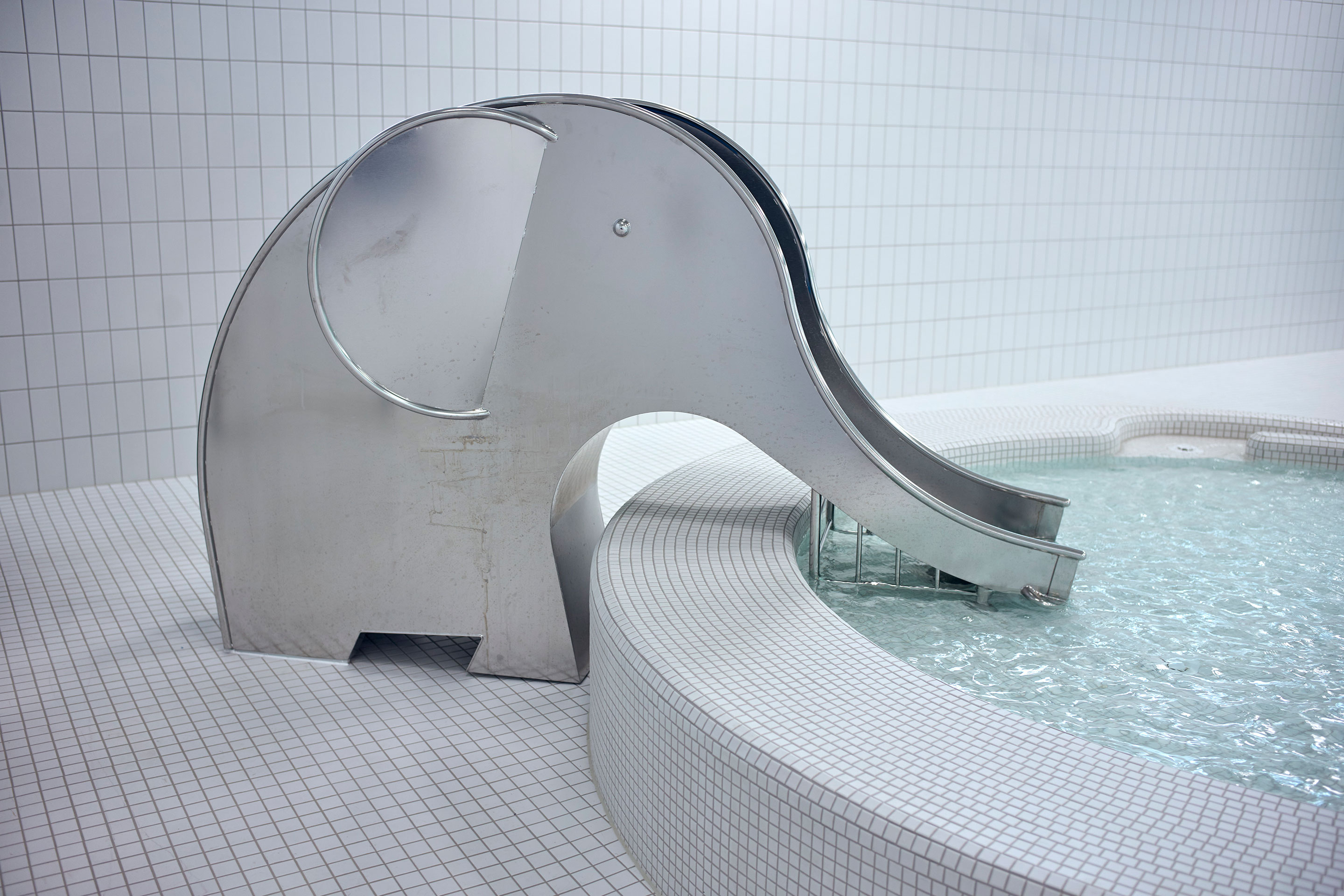 Elefantenrutsche im Kinderbereich