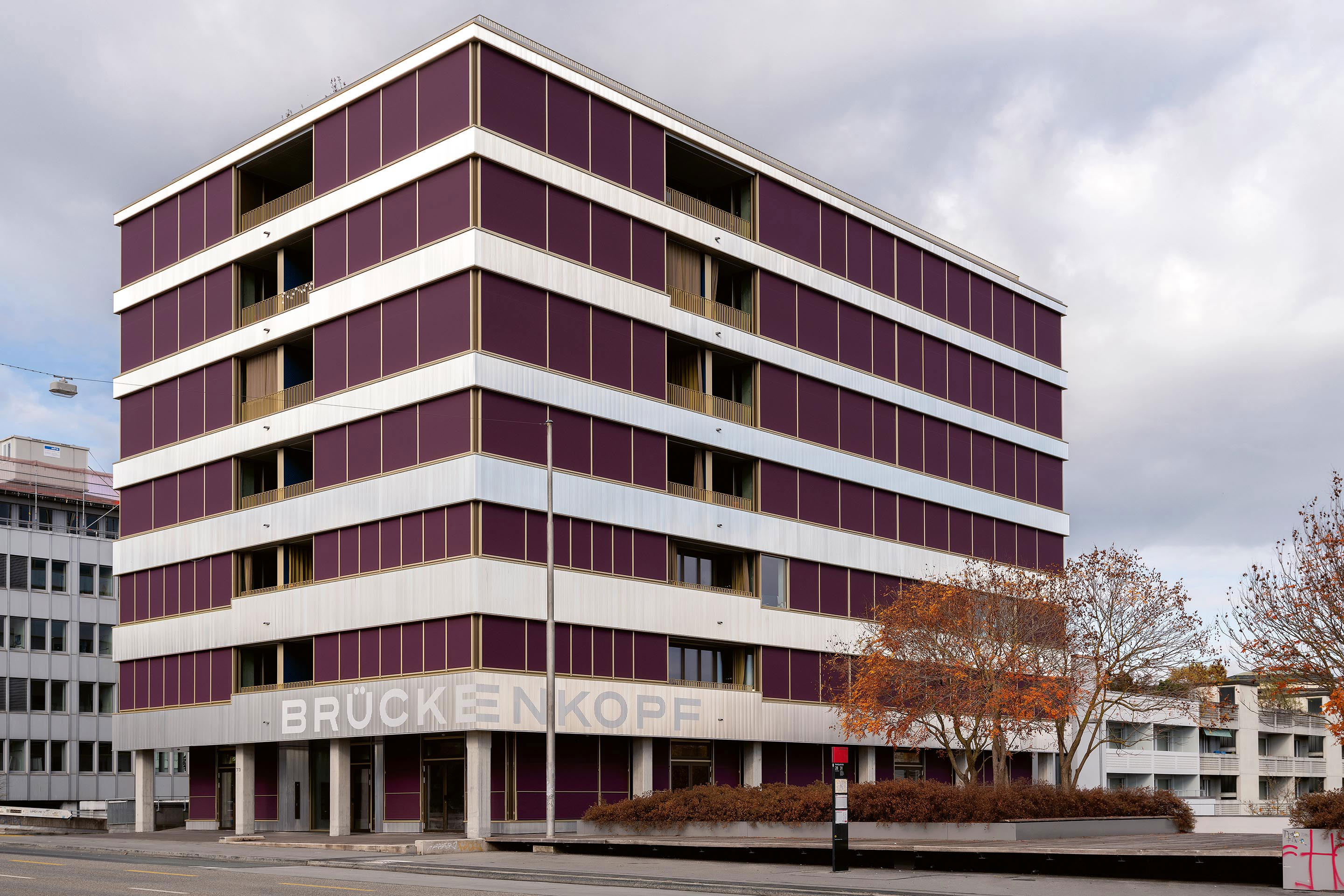 Das zu einem Wohnhaus umgenutzte Bürogebäude «Brückenkopf Bern» spielt eine wichtige Rolle in der Entwicklung des Gaswerkareals in Bern.