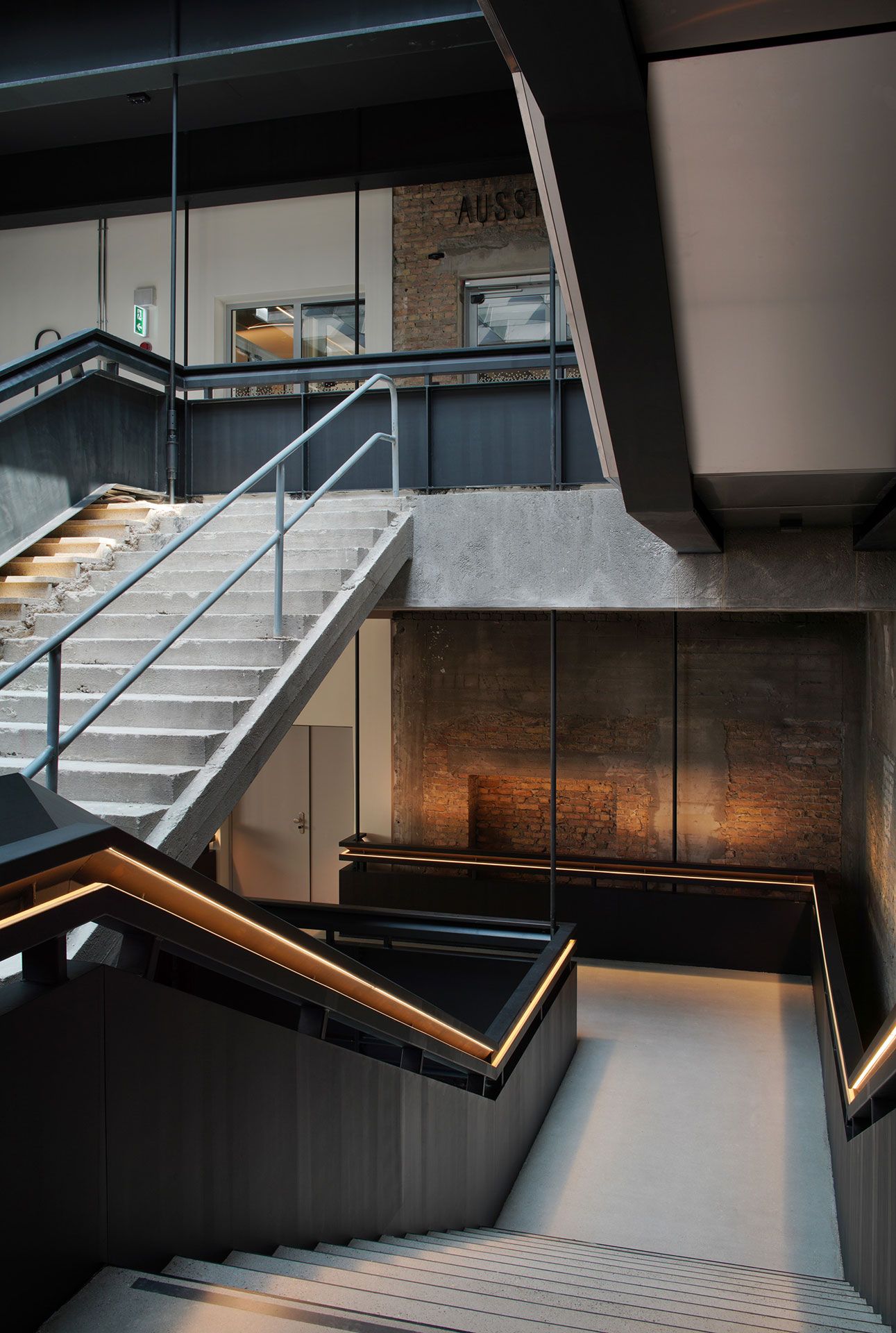 Reparatur als zeitgenössisches Werkzeug im Denkmal.