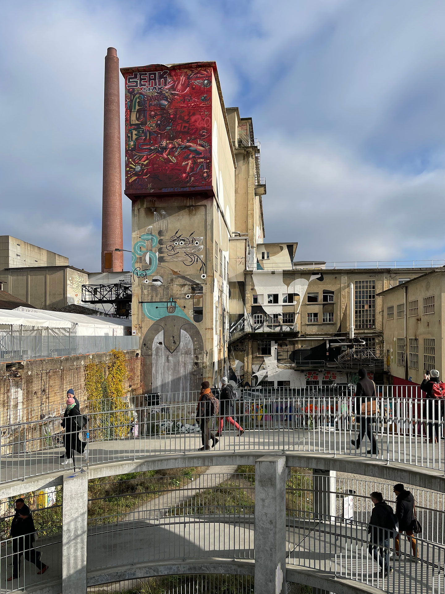 Die spiralförmige Rampe macht das Areal für die Zwischennutzungen zugänglicher.