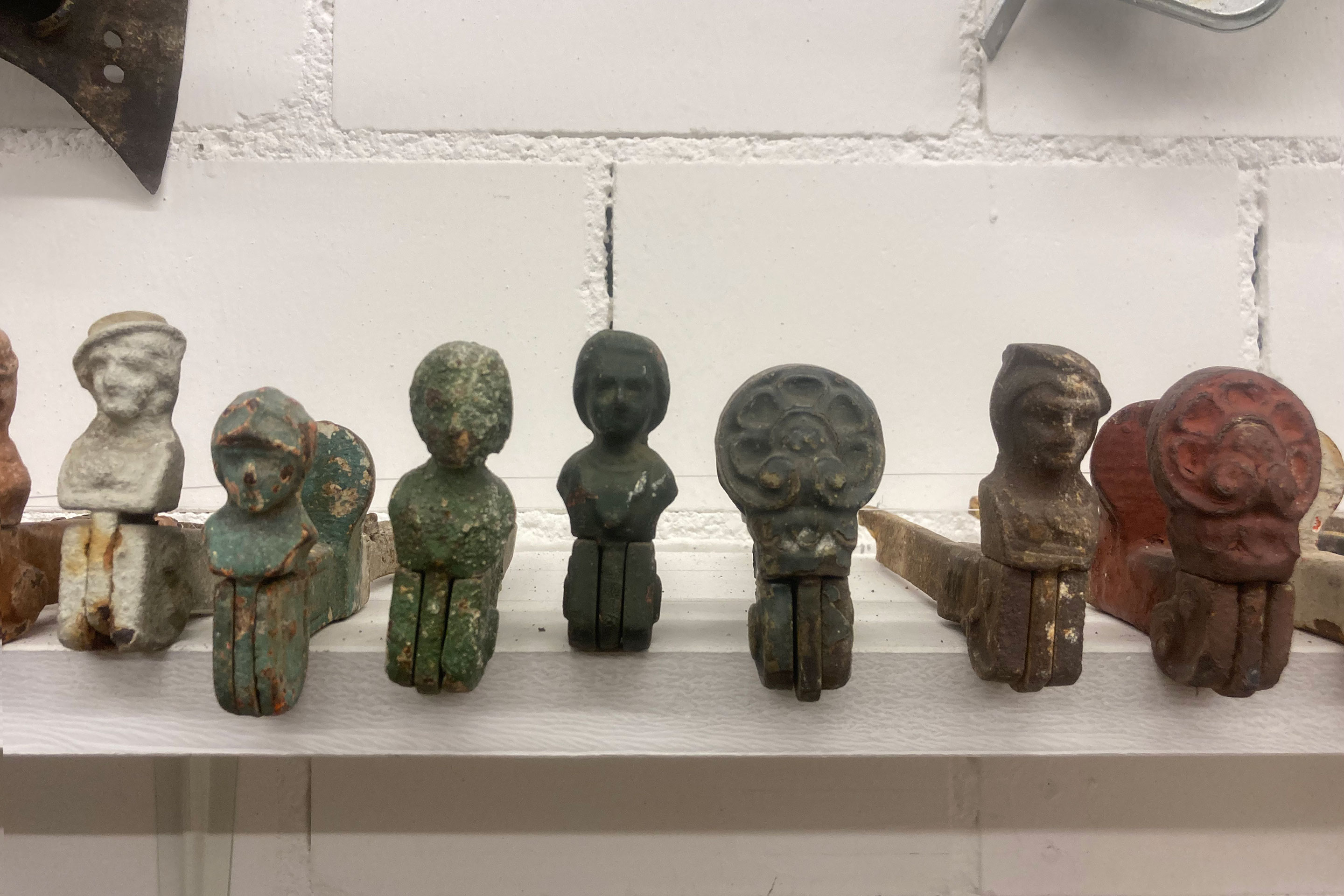 Fensterladenhalter: jeder ein Individuum.