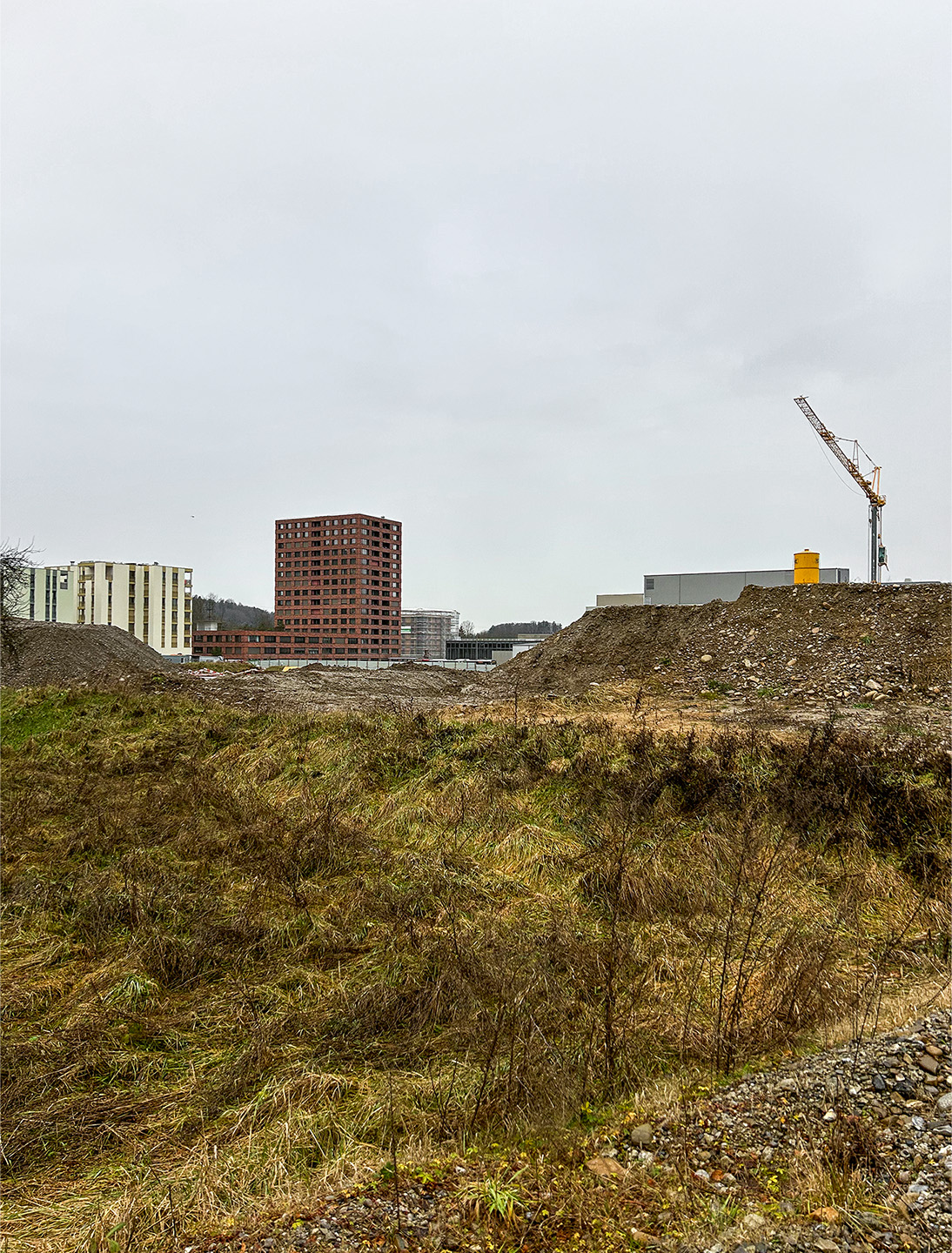 Pour atteindre les objectifs, les terres d’excavation de la première phase sont stockées sur le site et seront réemployées dans la seconde