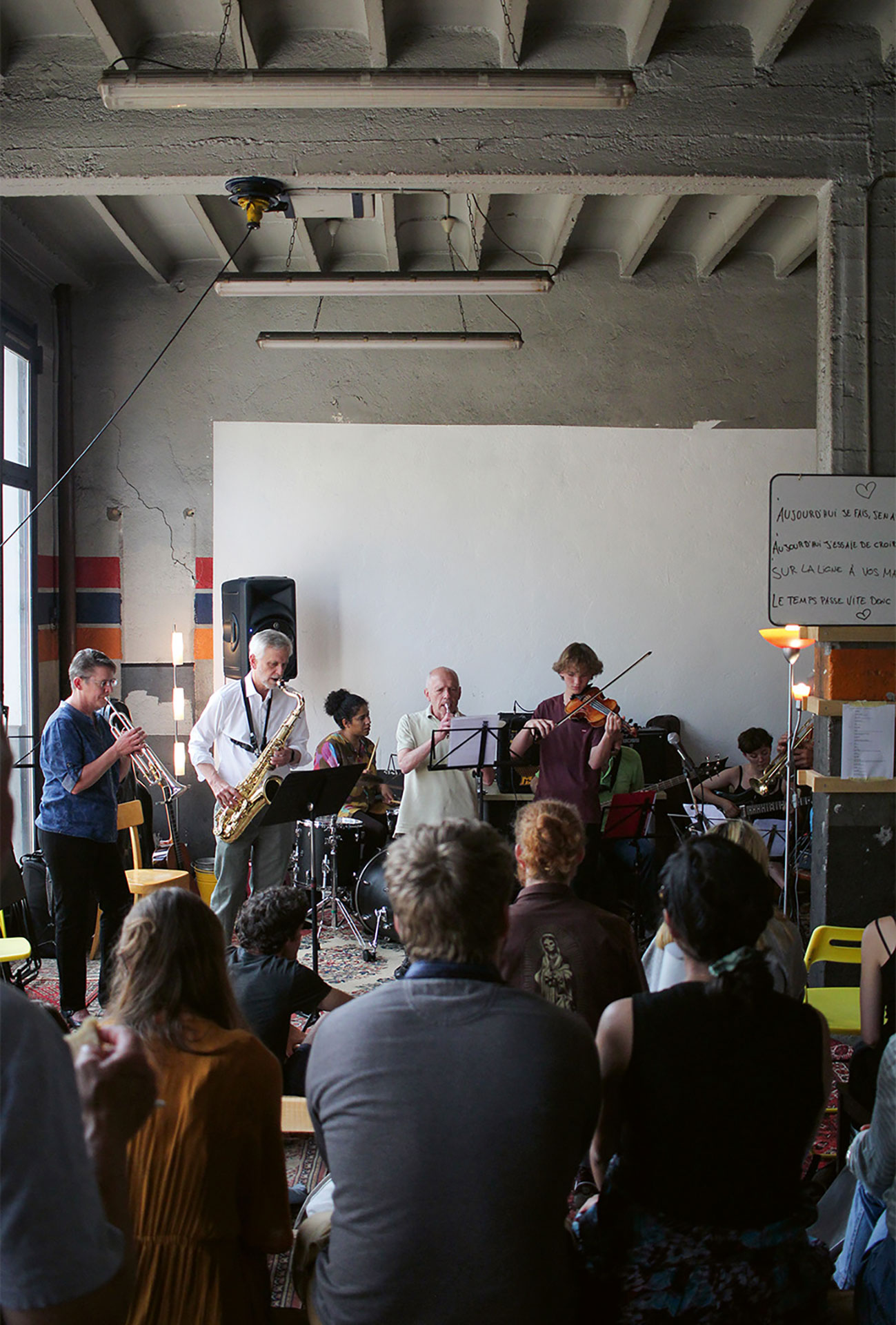 Nach dem Auszug der Werkstatt wurde das Gebäude während der Bauzeit zwischengenutzt, unter anderem von den Architekten selbst. Die Erfahrungen, die diese in den Räumen machen konnten, flossen direkt in das Umbauprojekt ein.