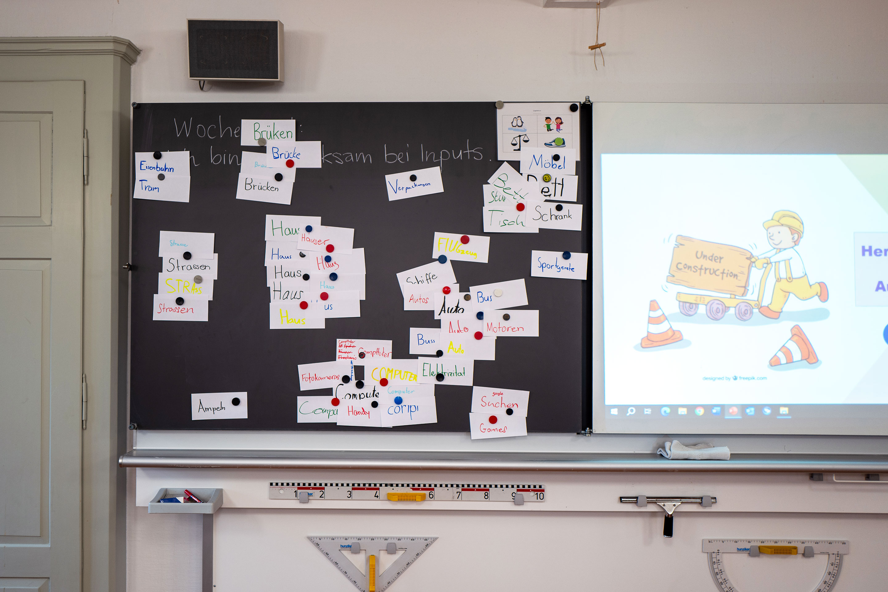 Wofür braucht es Ingenieurinnen und Ingenieure? Die geclusterten Antworten der Kinder sind vielfältig.