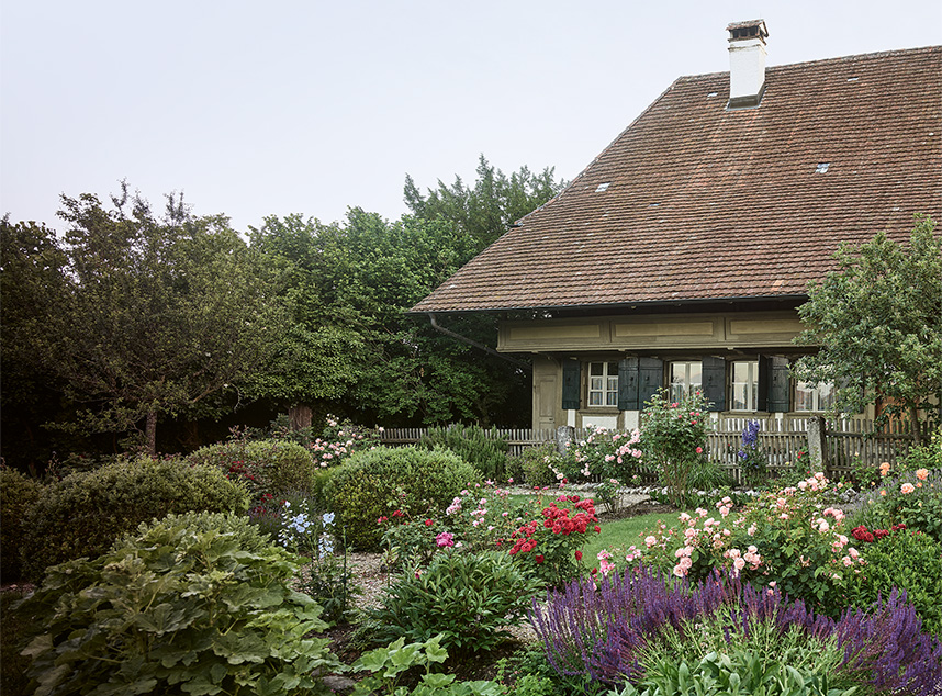 Das historische Albert-Anker-Haus wurde renoviert.  In der Dauerausstellung wird den Besuchenden das Leben des Malers anschaulich nähergebracht.