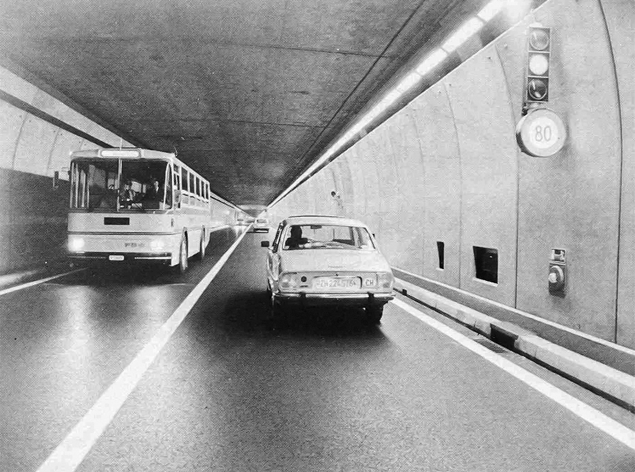 Der Gotthard-Strassen­tunnel, frisch eröffnet:  Willy Diethelm, Fritz Gallati, Andreas Henke, «Darstellung des Projektes», Schweizer Ingenieur und Architekt 36/1980.