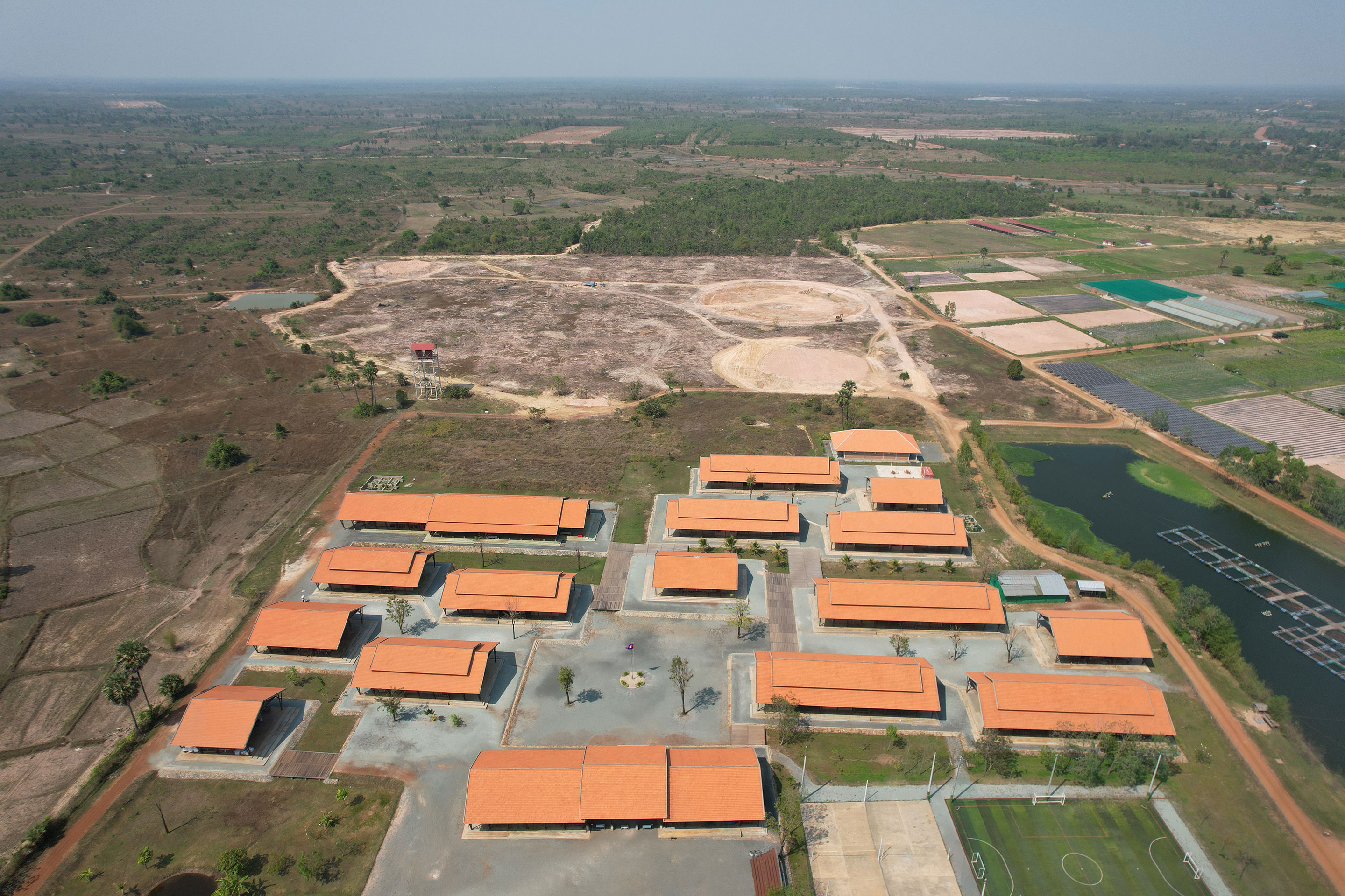 Luftaufnahme des Campus’ mit der Baustelle des Kulturzentrums im Hintergrund.