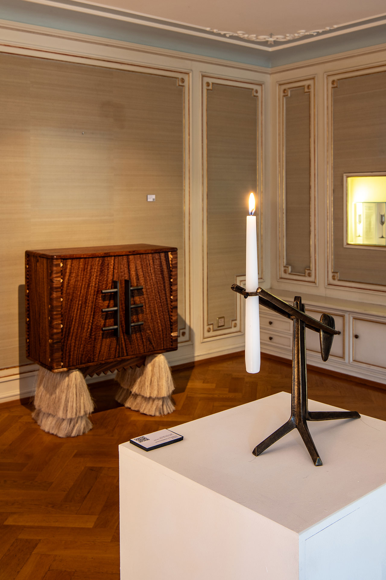 Eine der inspirierendsten Entdeckungen der ZDW wartete im Doldertal 22 auf die Besucherinnen. Dort, in einer dem Abbruch geweihten Villa, debütierte das Basalto Collective mit «echoes – Bridging Craftsmanship and Contemporary Design». Gründerin Paulina Reséndiz will die so lebhaften wie dynamischen Designszenen Mexikos und der Schweiz zusammenbringen.