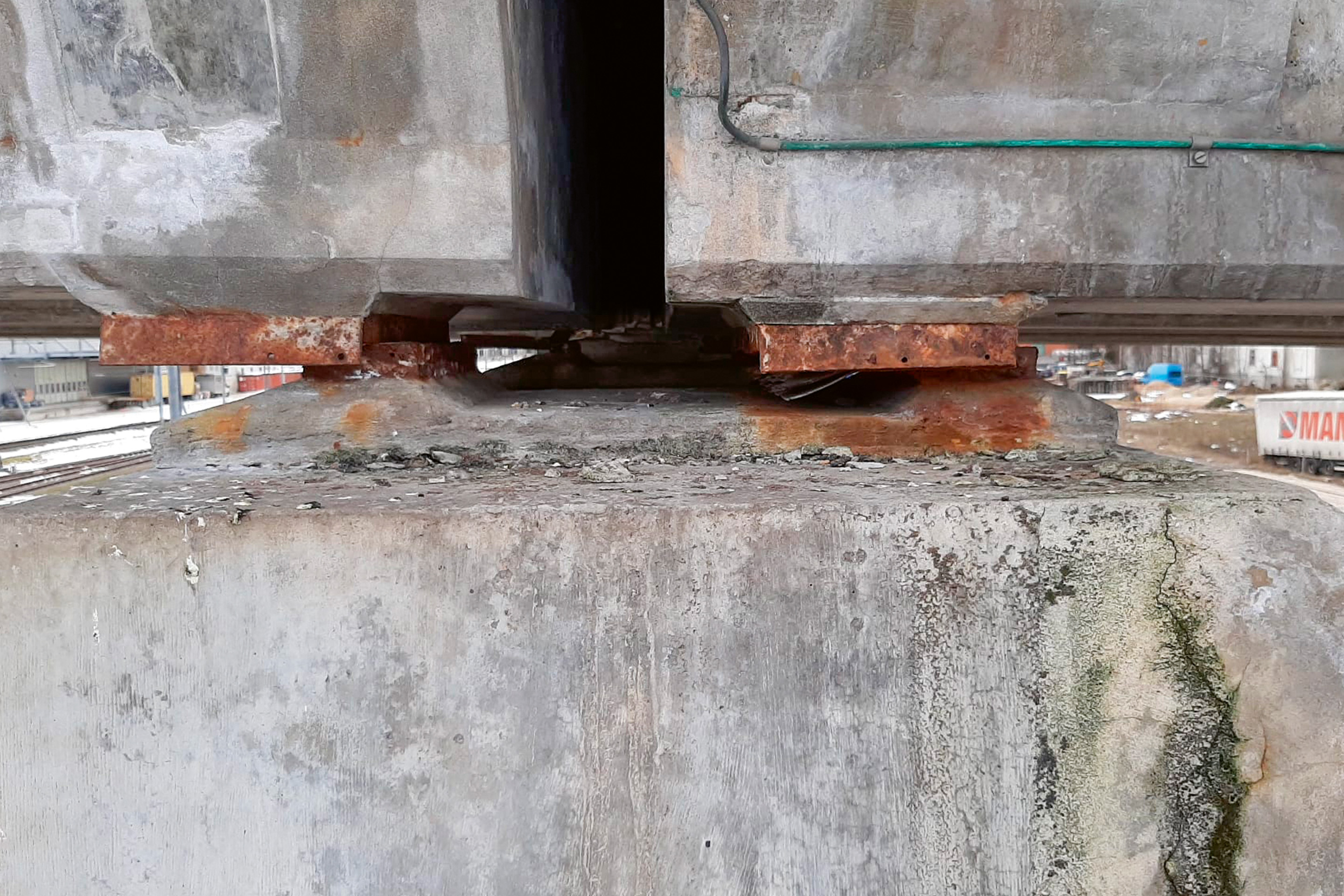 Dégradation d’un appui de l’ancien pont