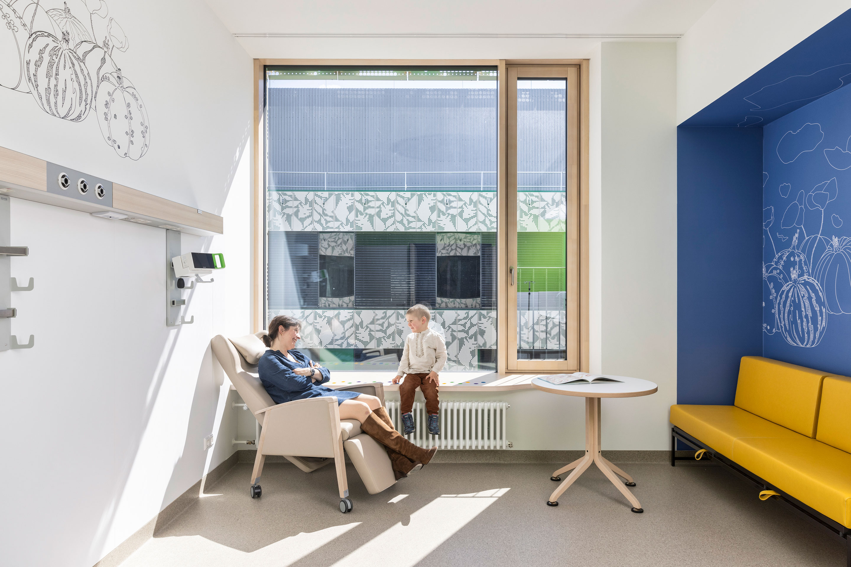 Liebevoll gestaltete Patientenzimmer helfen, den Klinikalltag entwicklungsfördernd zu gestalten.