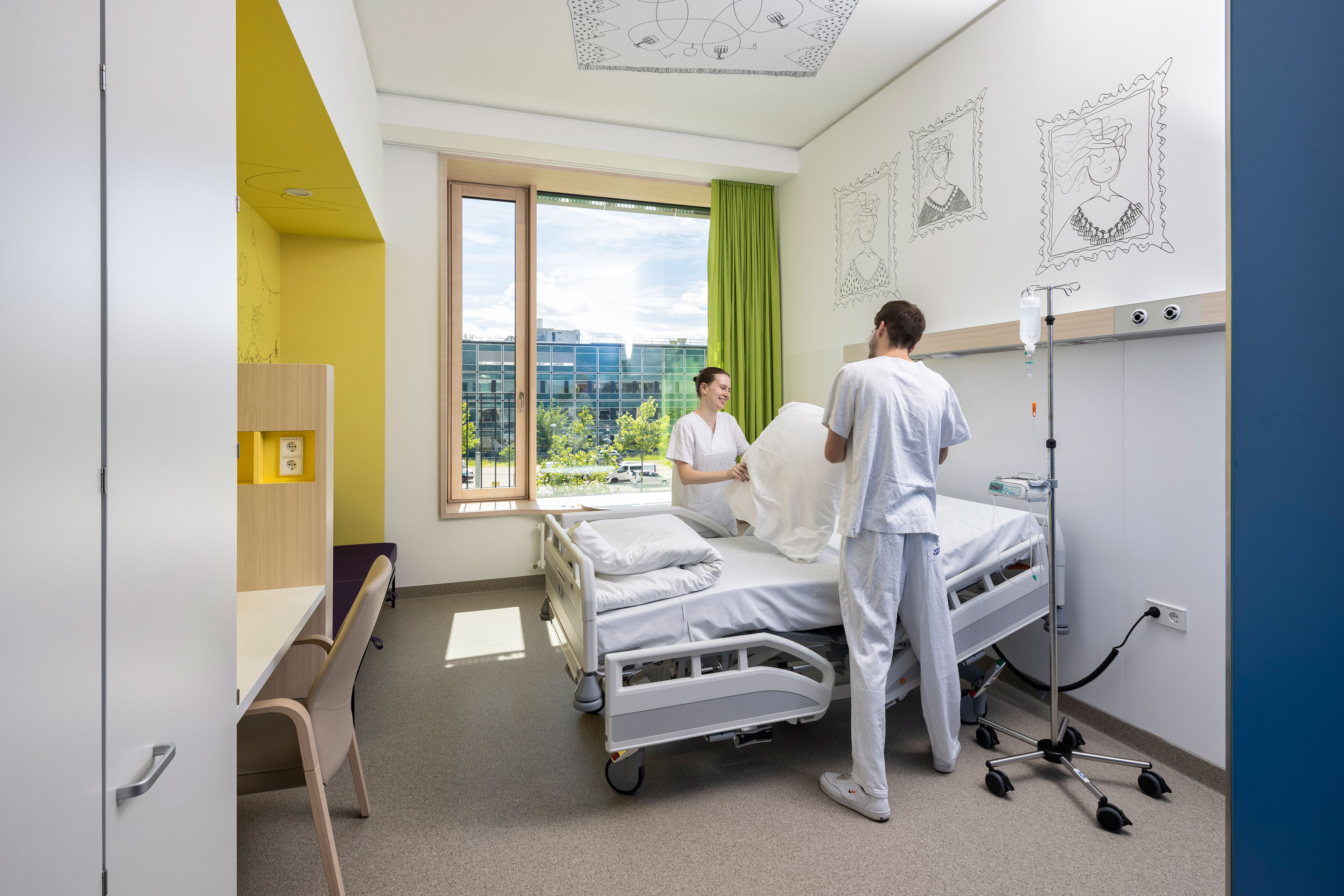 Patient:innenzimmer in der neuen Kinder- und Jugendklinik