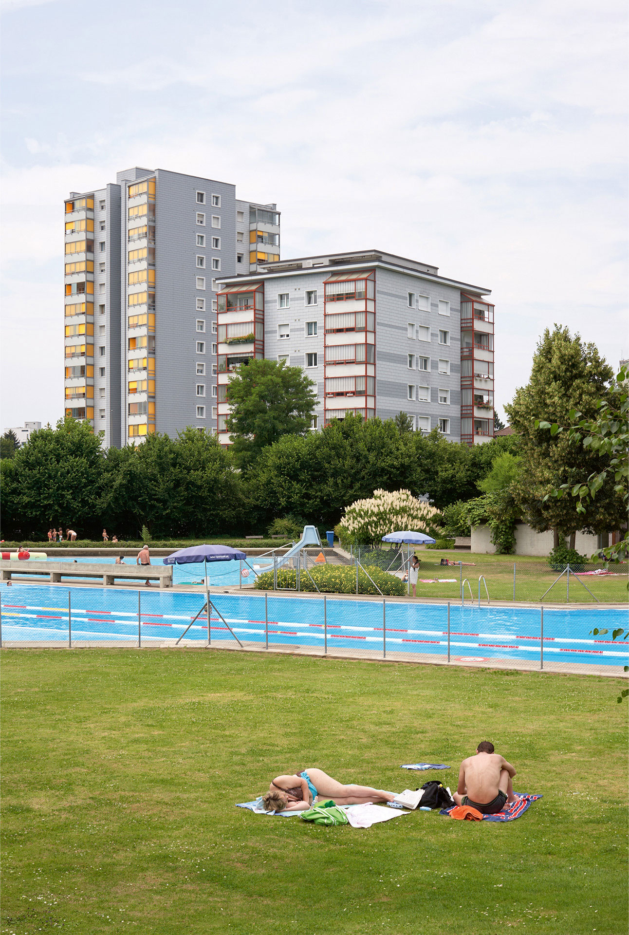 Ruth Erdt, K12, ein Randbezirk von Zürich, Freibad Aufhof, 2013.