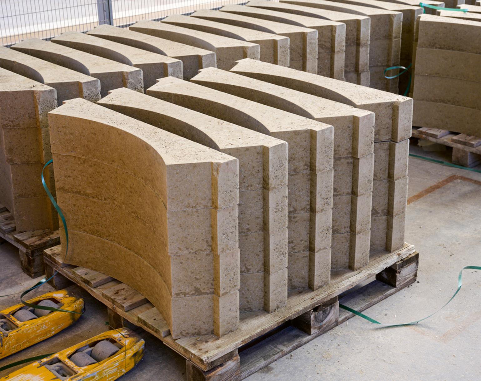 Lastre del primo piano prodotte nello stabilimento Cornaz di Allaman nel settembre 2024