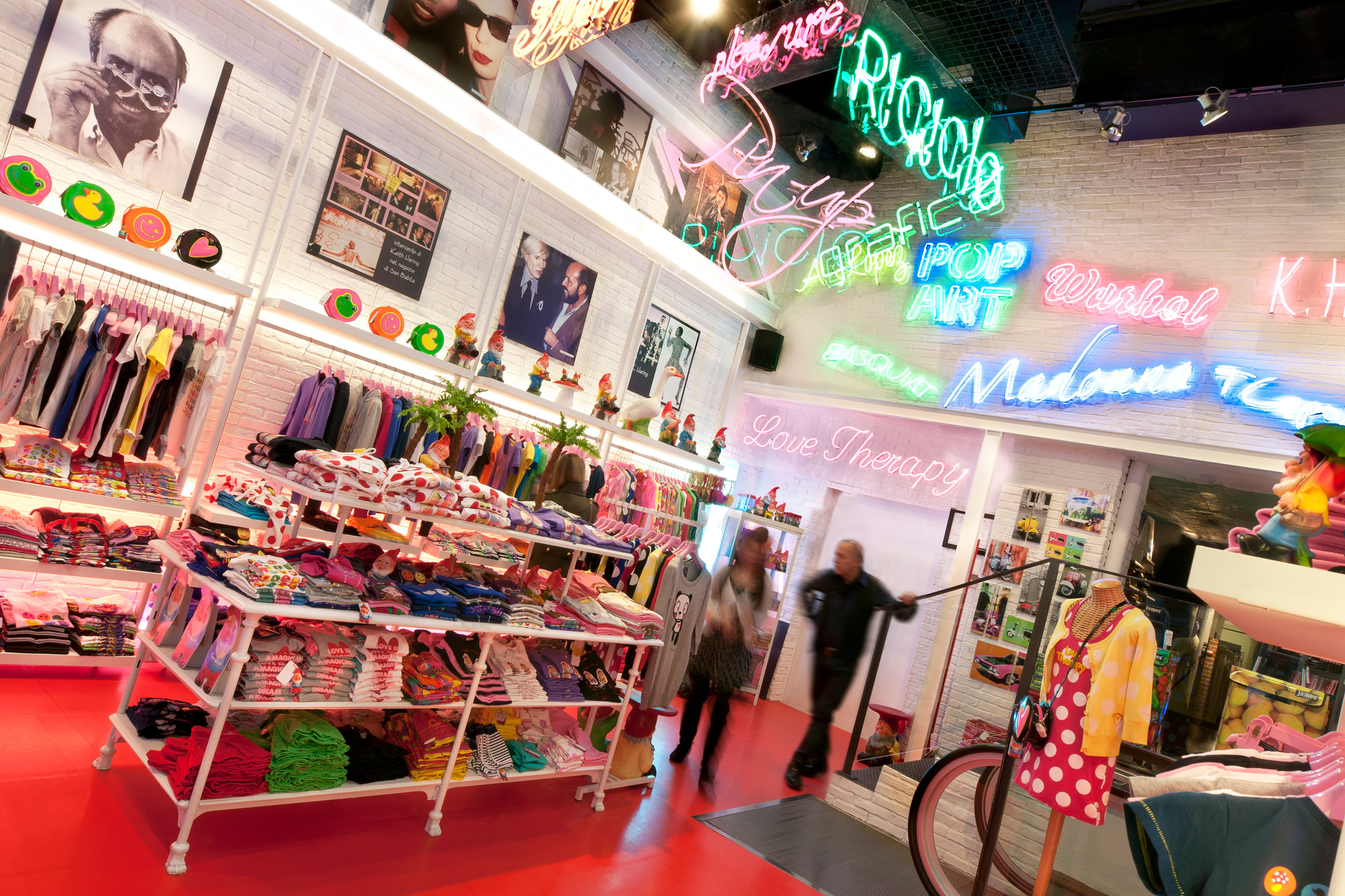 Der Nachfolgeladen des Pioniers: Love Therapy Store c/o OVS, San Babila/ Corso Europa, Mailand, 2013