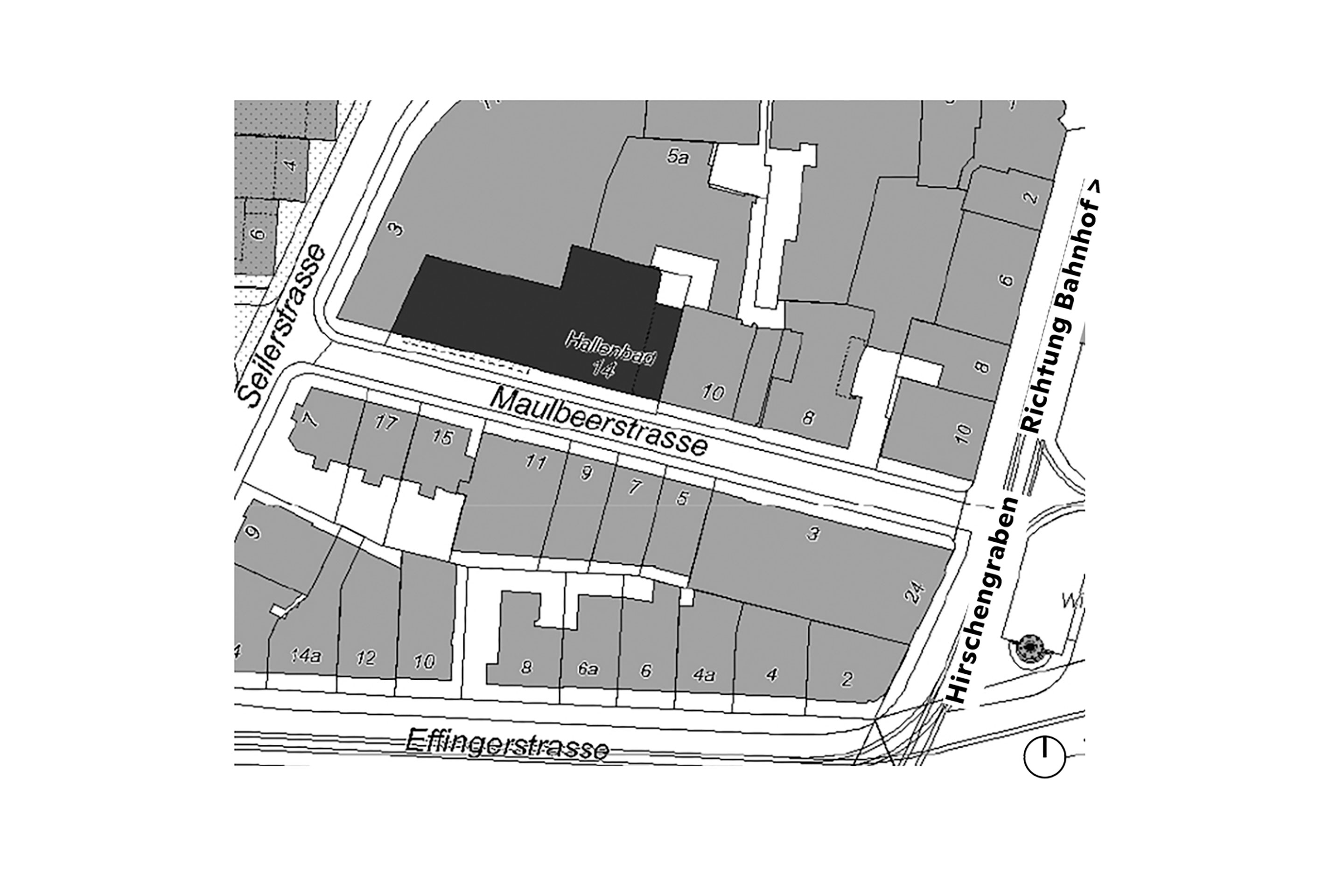 Das ehemalige Hallenbad Hirschengraben ist Teil einer Häuserzeile im Stadtzentrum von Bern.