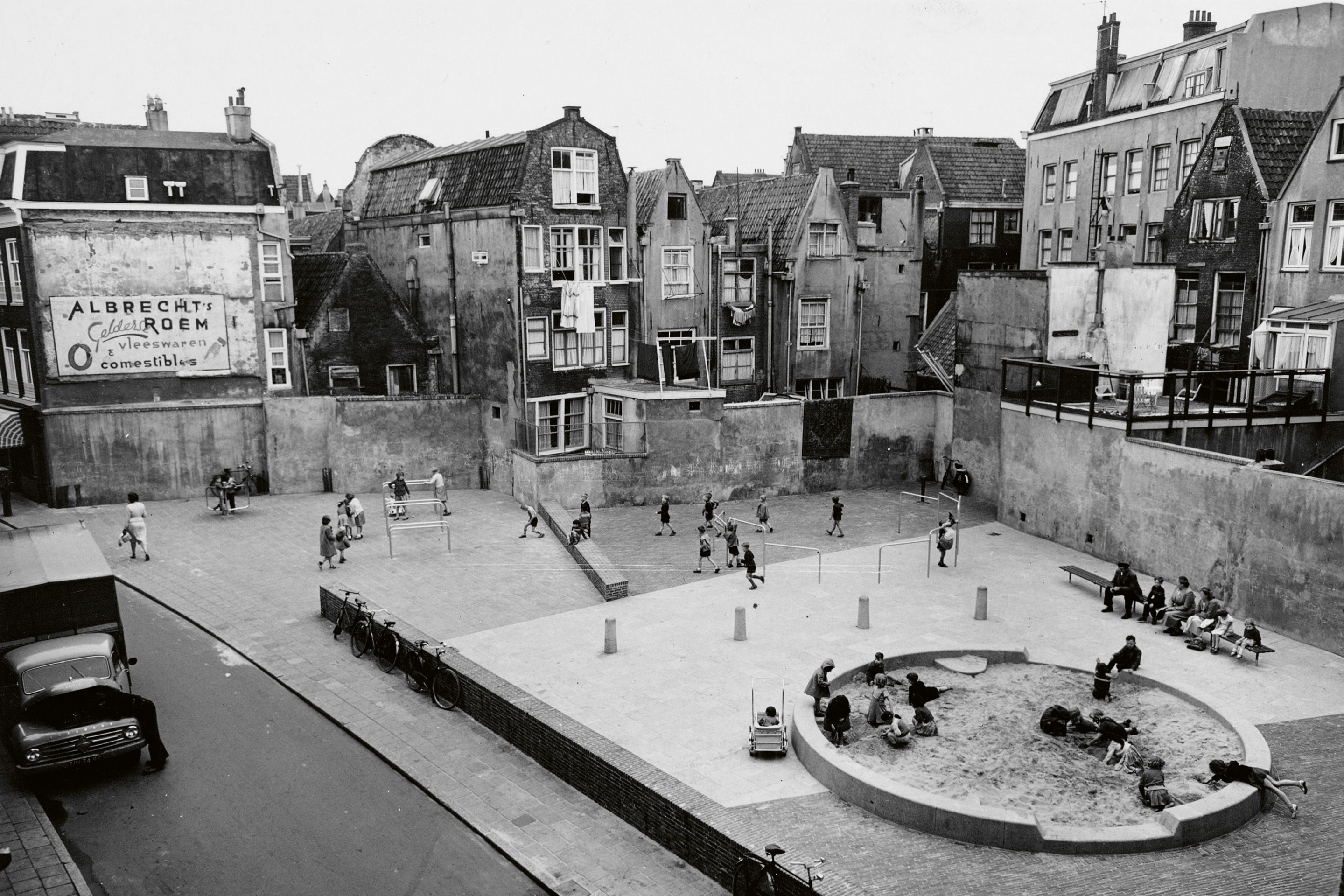 Playground-amsterdam-aldo-van-eyck