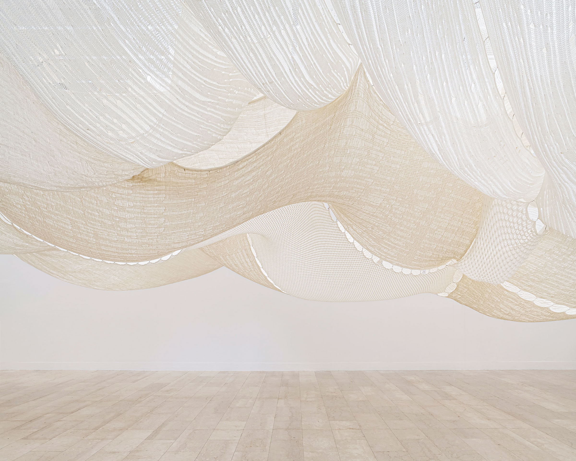 Wie wird die Installation in fünf Monaten wirken, wenn nur noch vereinzelte Fäden zu sehen sind?