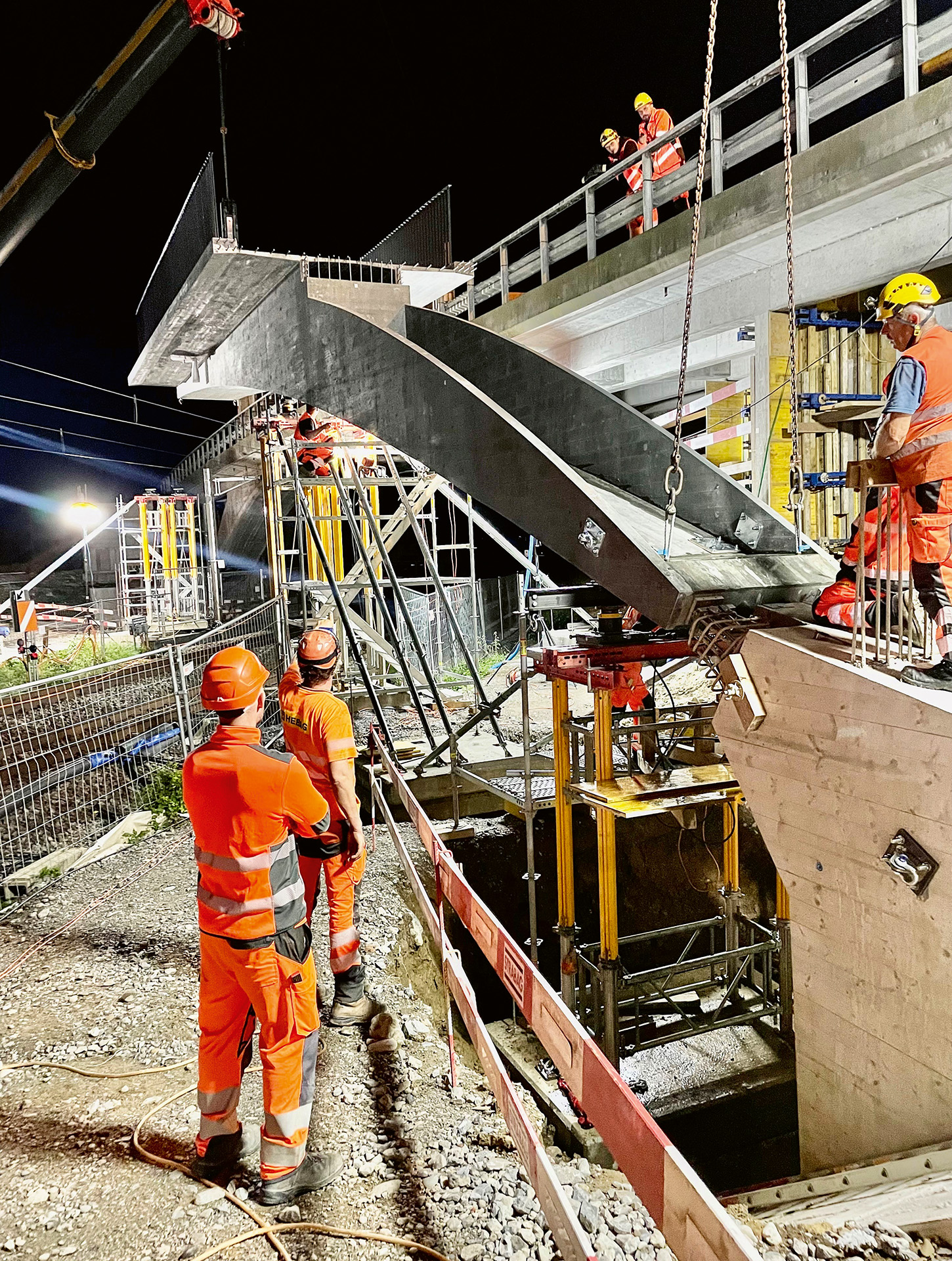 Einhub Bruecke Altendorf UHFB Nacht
