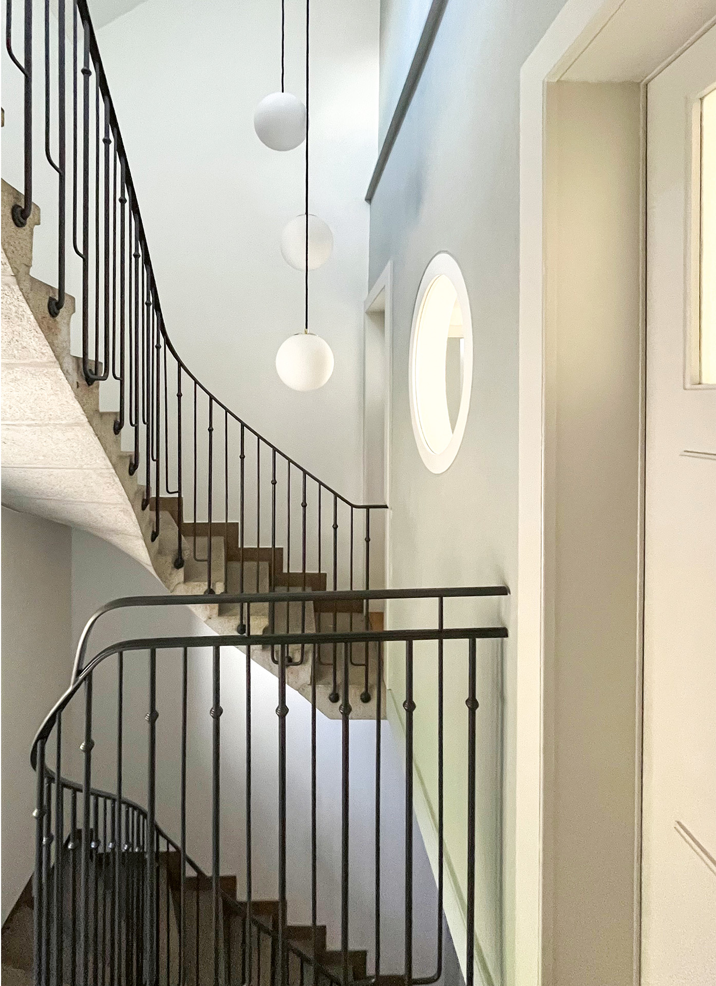 Transforme-08-spms-cardinaux-escalier-Grandvaux-photo-Marco-Svimbersky