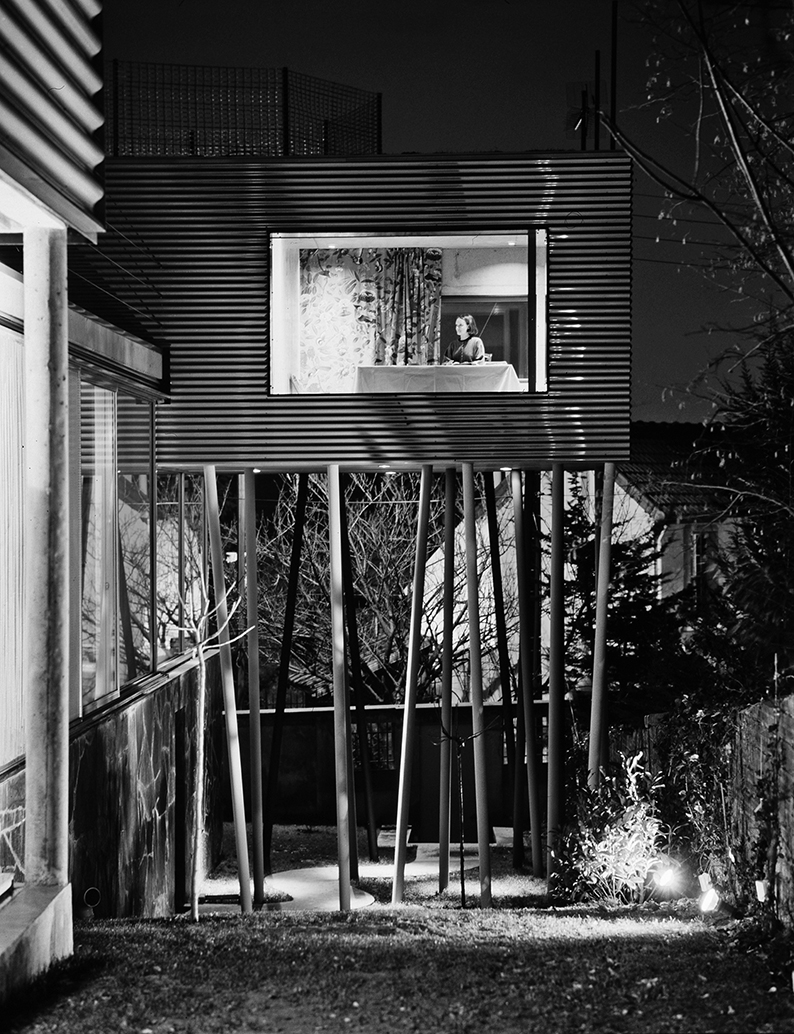 Gumshoe-Koolhaas-Front-bedroom