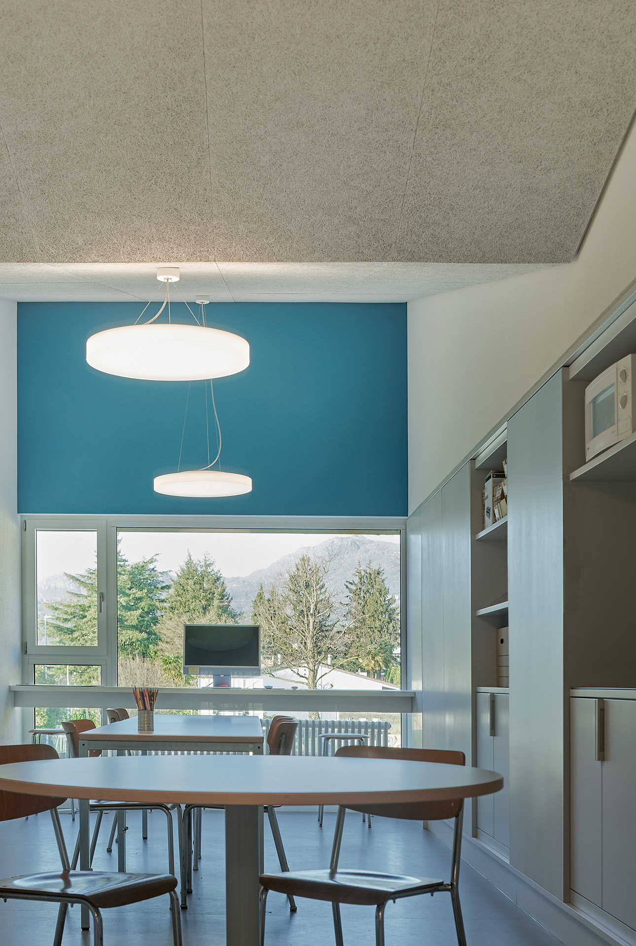 delicate-symmetries-baserga-mozzetti-classrooms