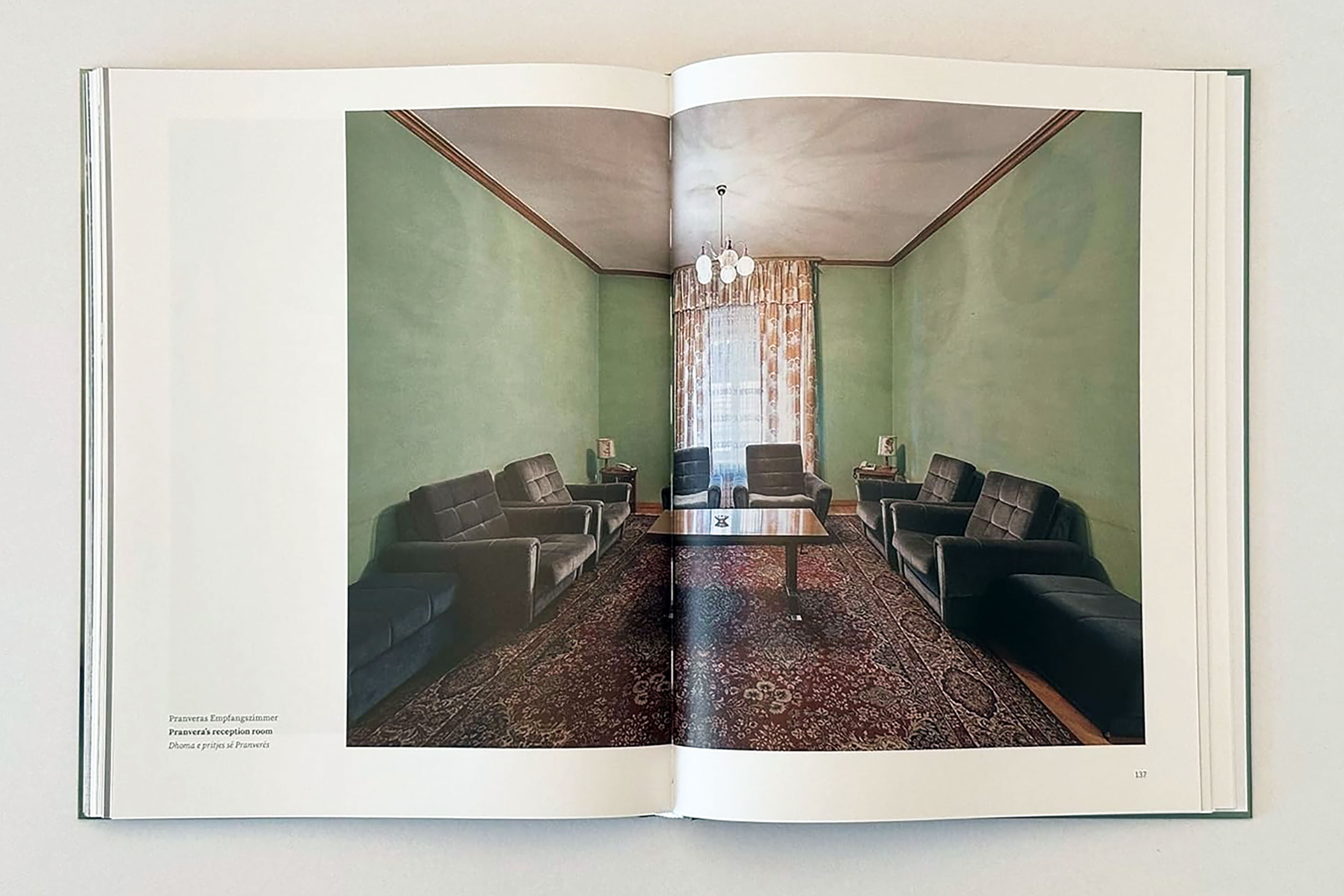 funke-enver-hoxha-vila-31-empfang