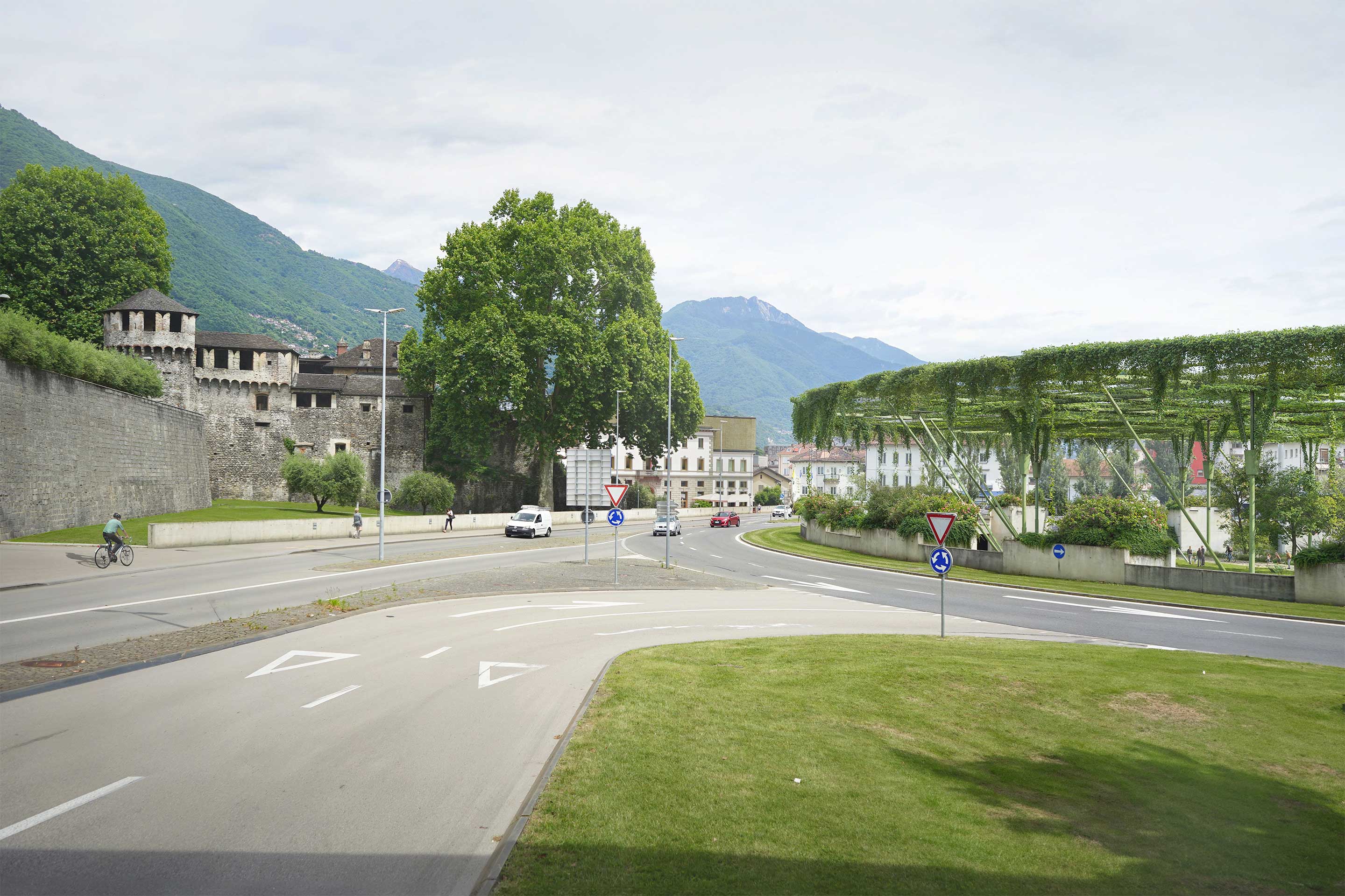 Locarno rotonda Castello la grande pergola